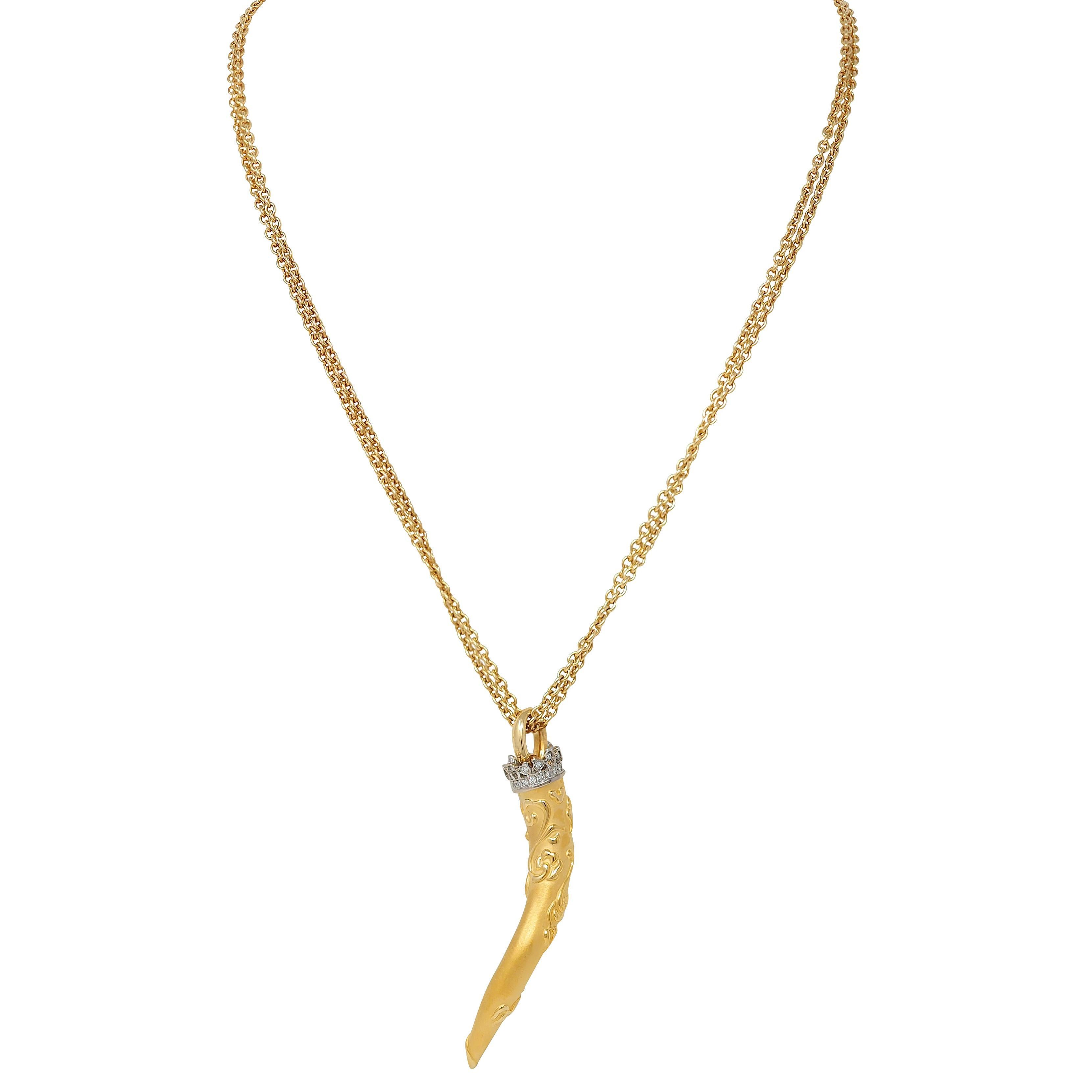 Carrera y Carrera Collana con diamante in oro 18 carati Ava Maxi Cornicello in vendita 1