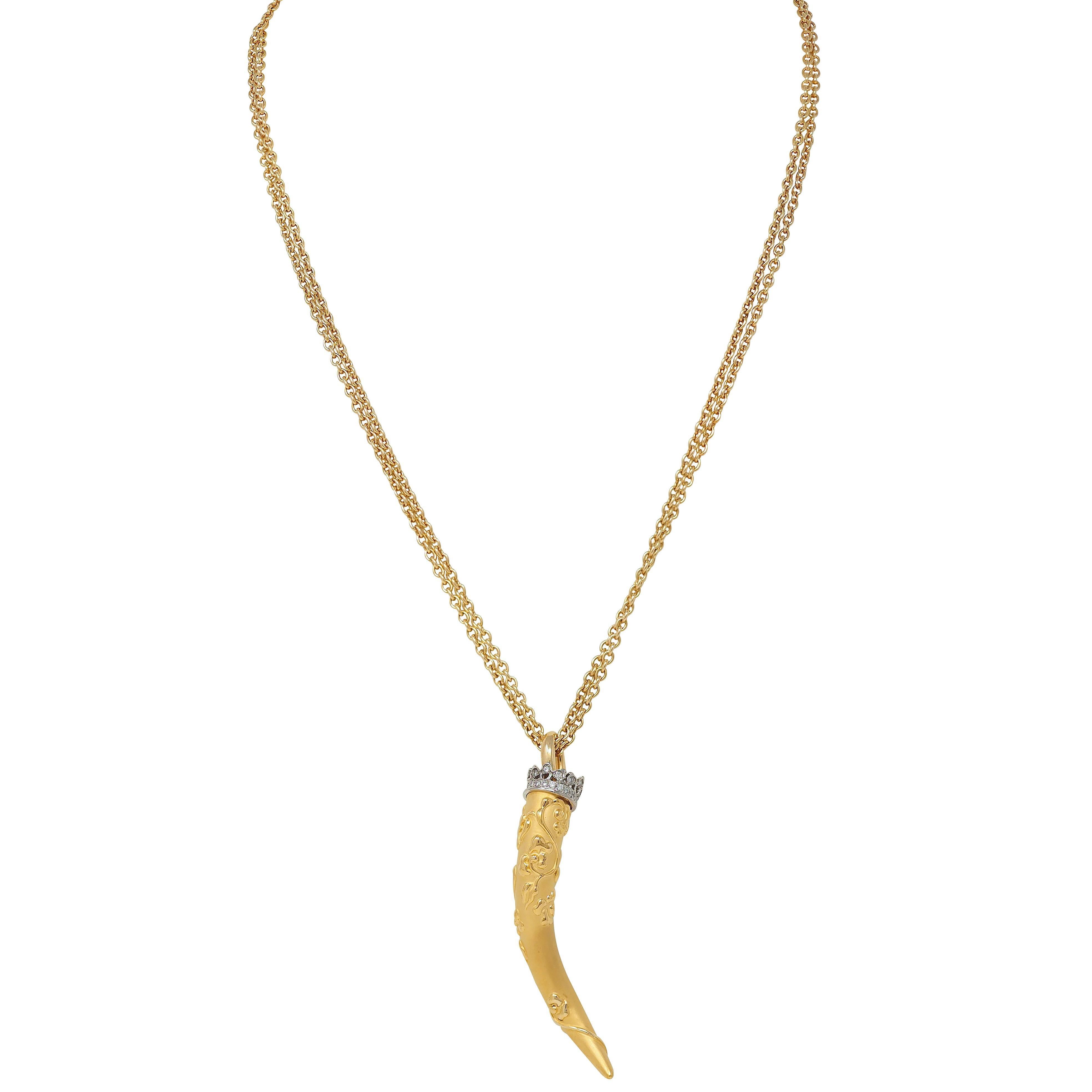 Carrera y Carrera Diamond 18 Karat Gold Ava Maxi Cornicello Pendant Necklace