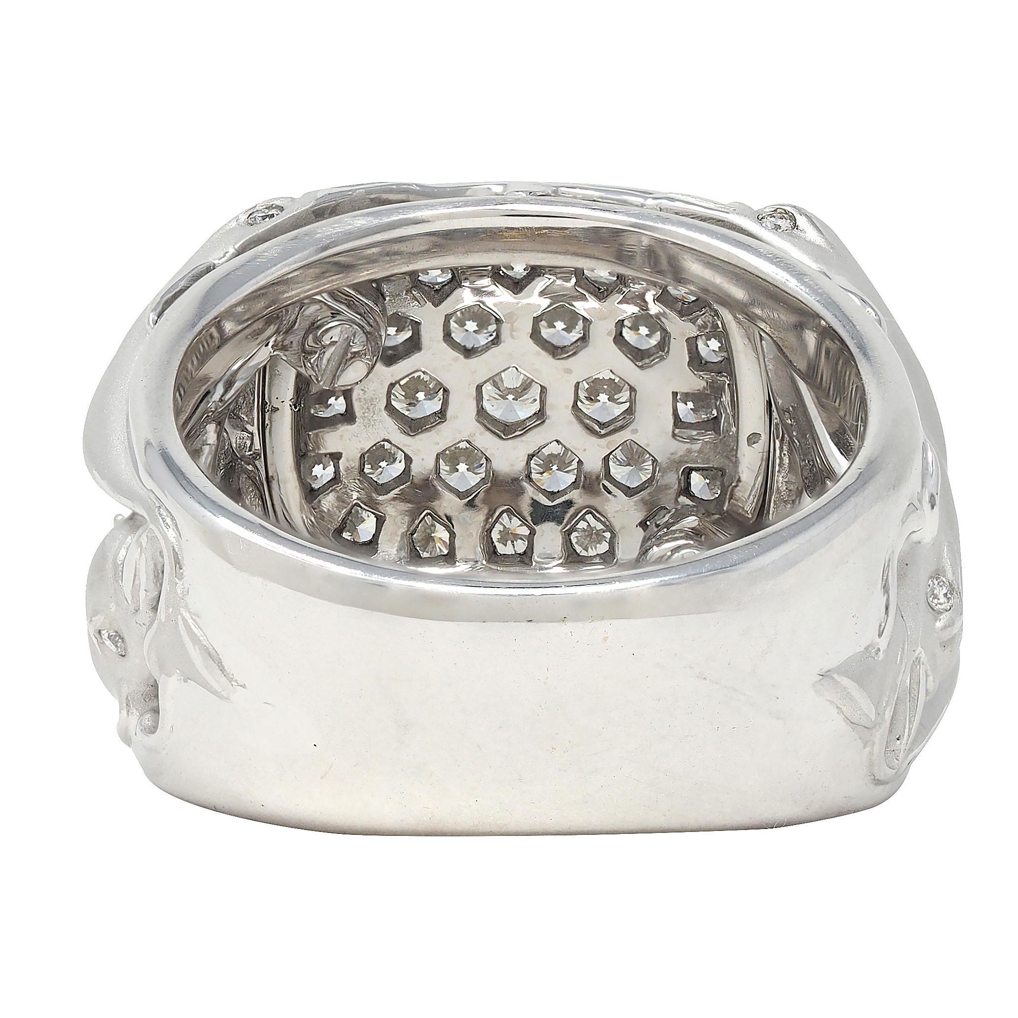 Femenino o masculino Carrera y Carrera Anillo de oro blanco de 18 quilates con pavé de delfines en venta