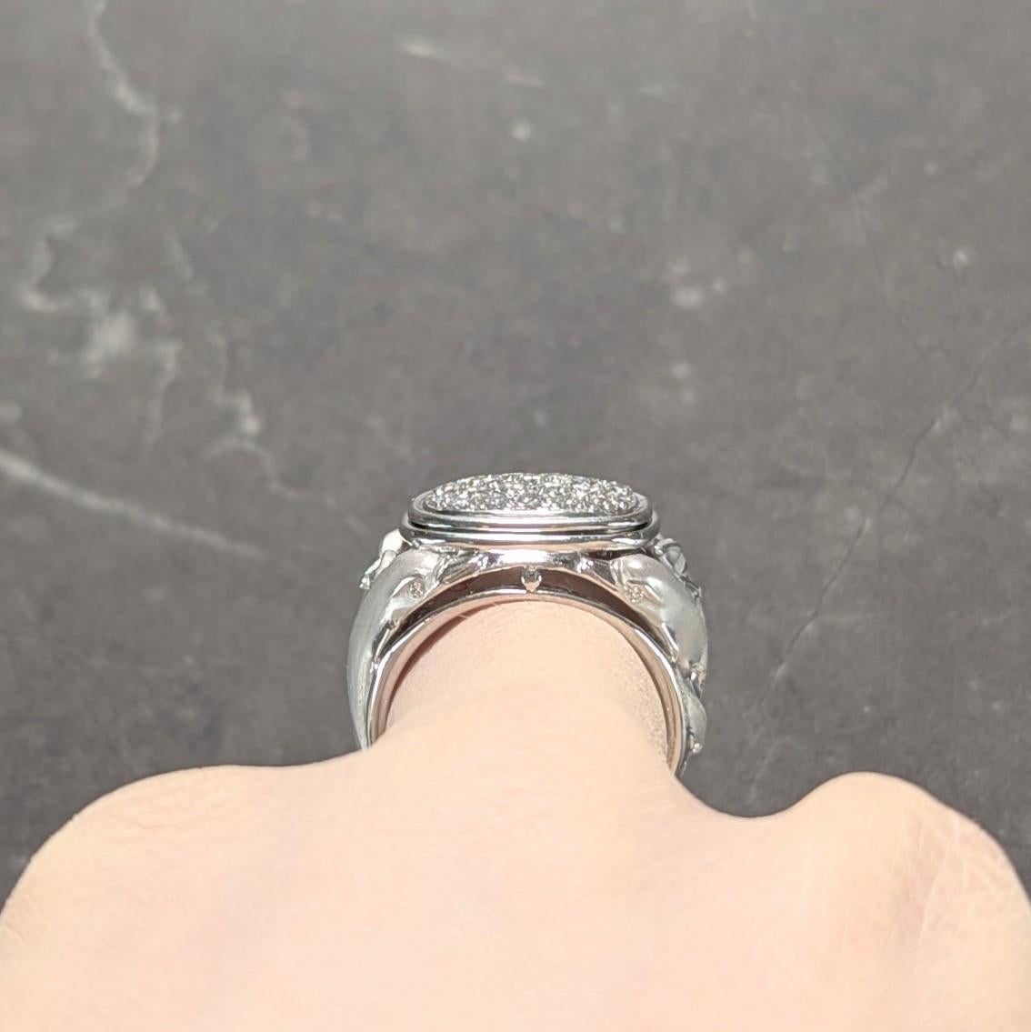 Carrera y Carrera Anillo de oro blanco de 18 quilates con pavé de delfines en venta 4