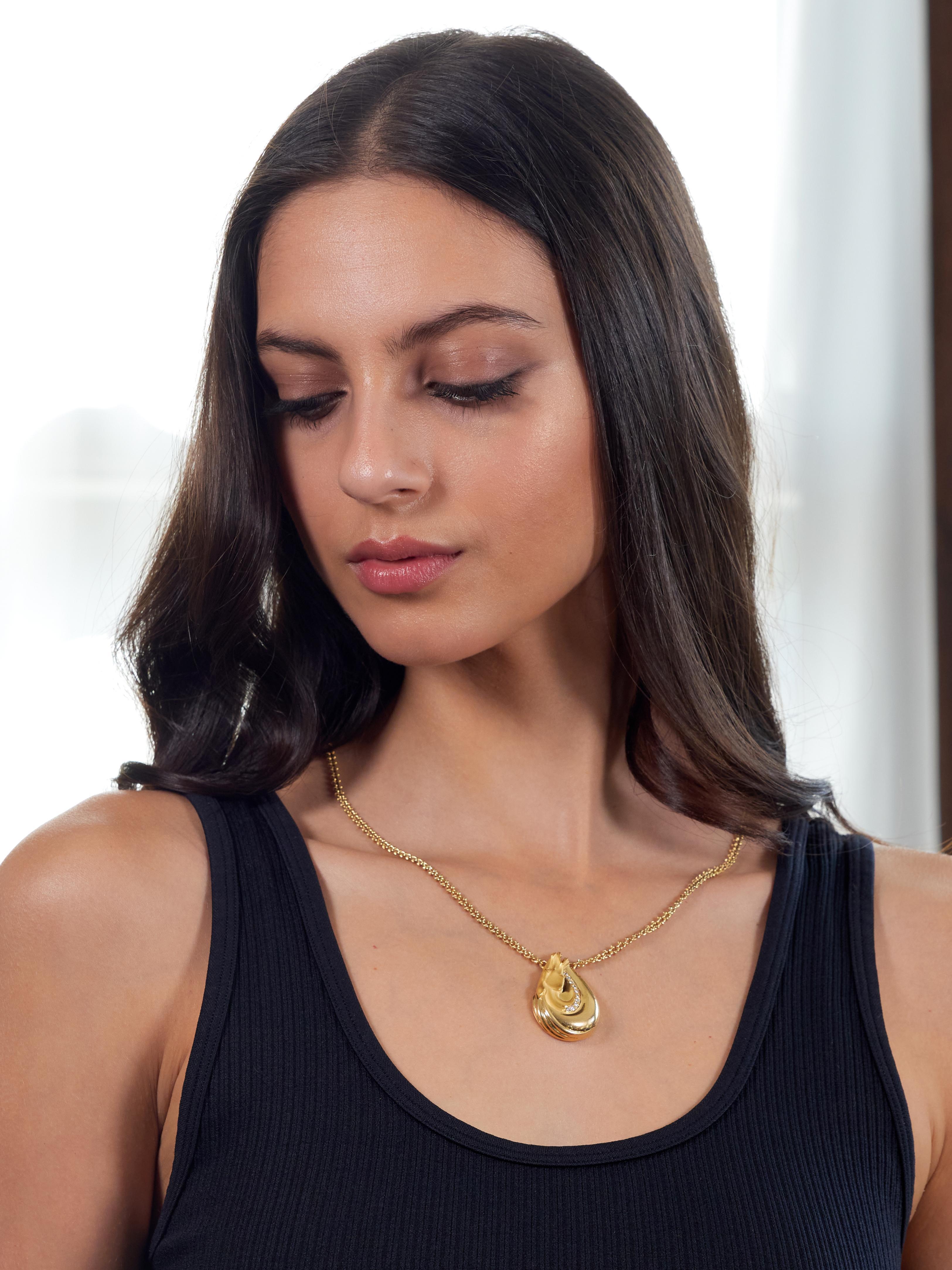 Carrera Y Carrera Diamond 18 Karat Yellow Gold Horse Ecuestre Station Necklace For Sale 7