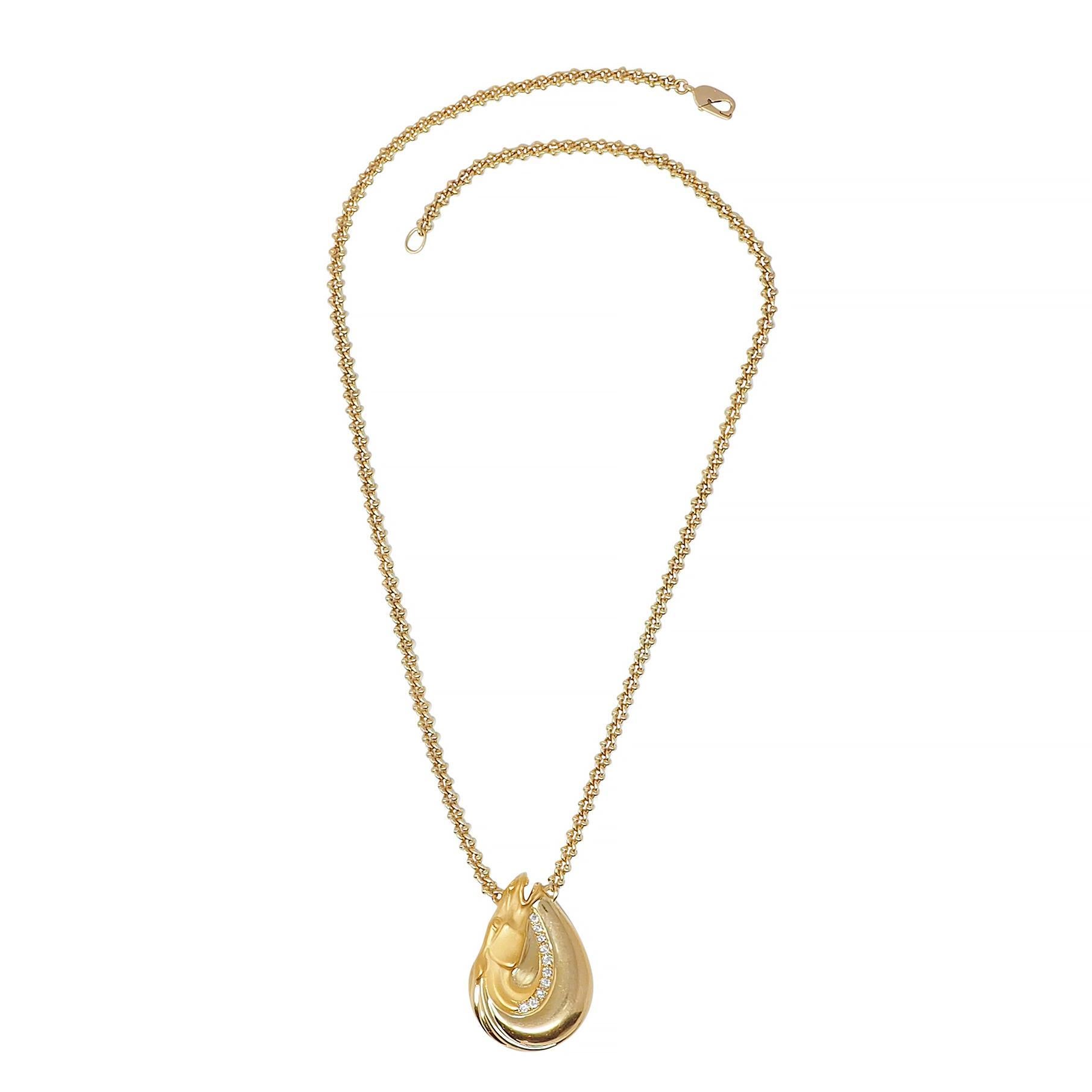 Round Cut Carrera Y Carrera Diamond 18 Karat Yellow Gold Horse Ecuestre Station Necklace For Sale