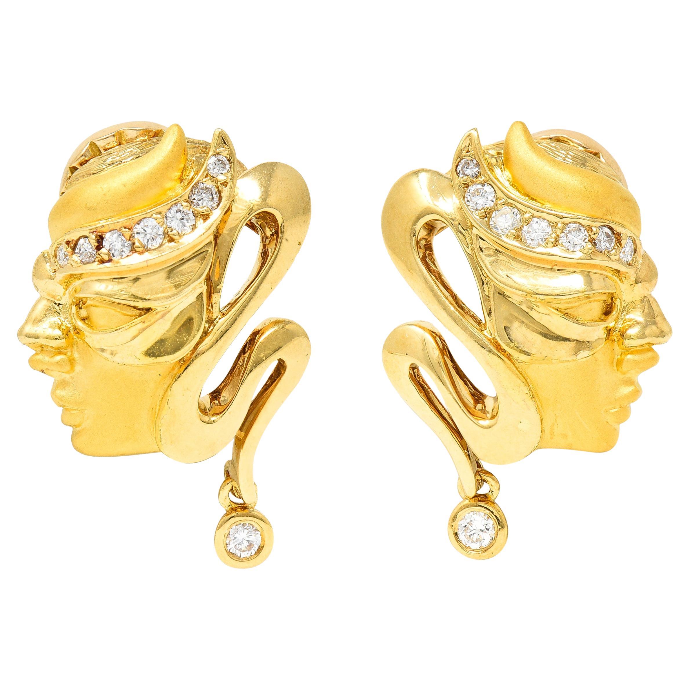 Carrera Y Carrera Diamant-Ohrringe aus 18 Karat Gelbgold mit Masquerade-Maske im Angebot