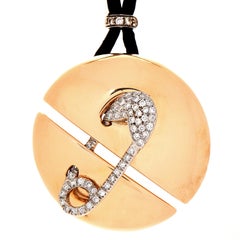 Carrara Y Carrara Diamond 18k Gold Medallion Safety Pin Pendant Necklace