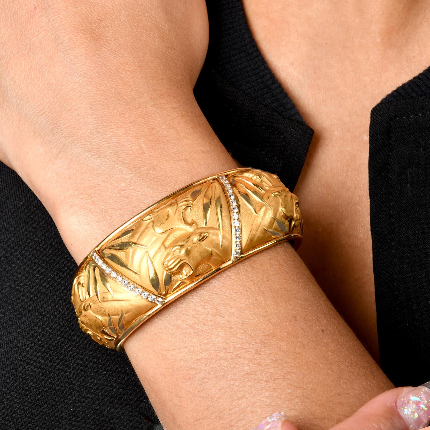 Taglio rotondo Carrera y Carrera Diamond 18K Mosaico  Bracciale con pantera in vendita