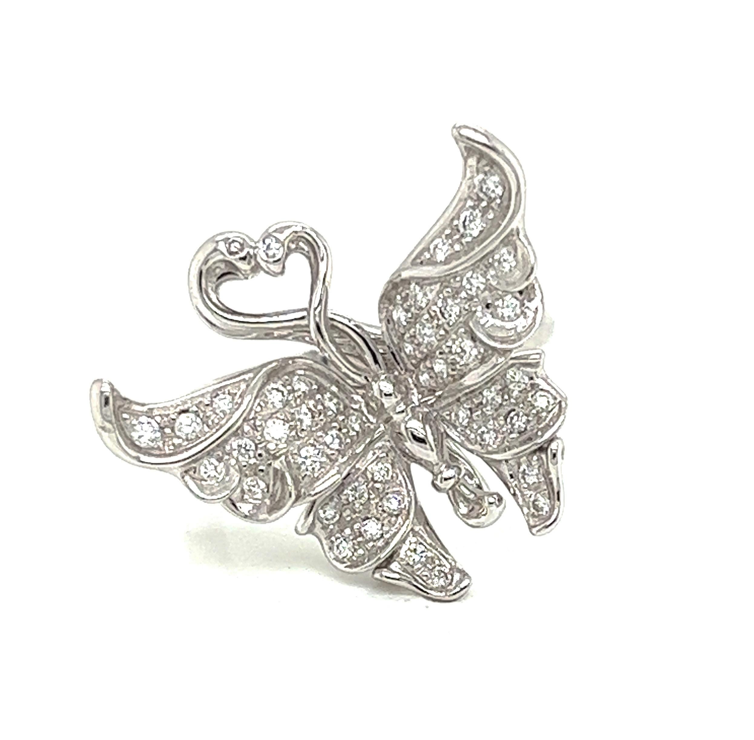 Modern Carrera y Carrera Diamond 18k White Gold Fancy Butterfly Ring For Sale