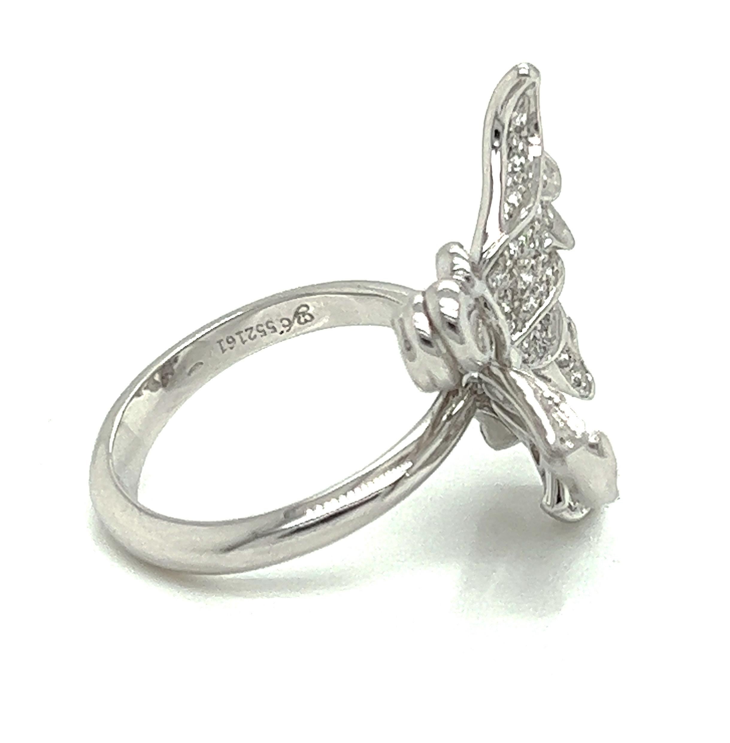 Carrera y Carrera Diamond 18k White Gold Fancy Butterfly Ring In New Condition For Sale In Boca Raton, FL