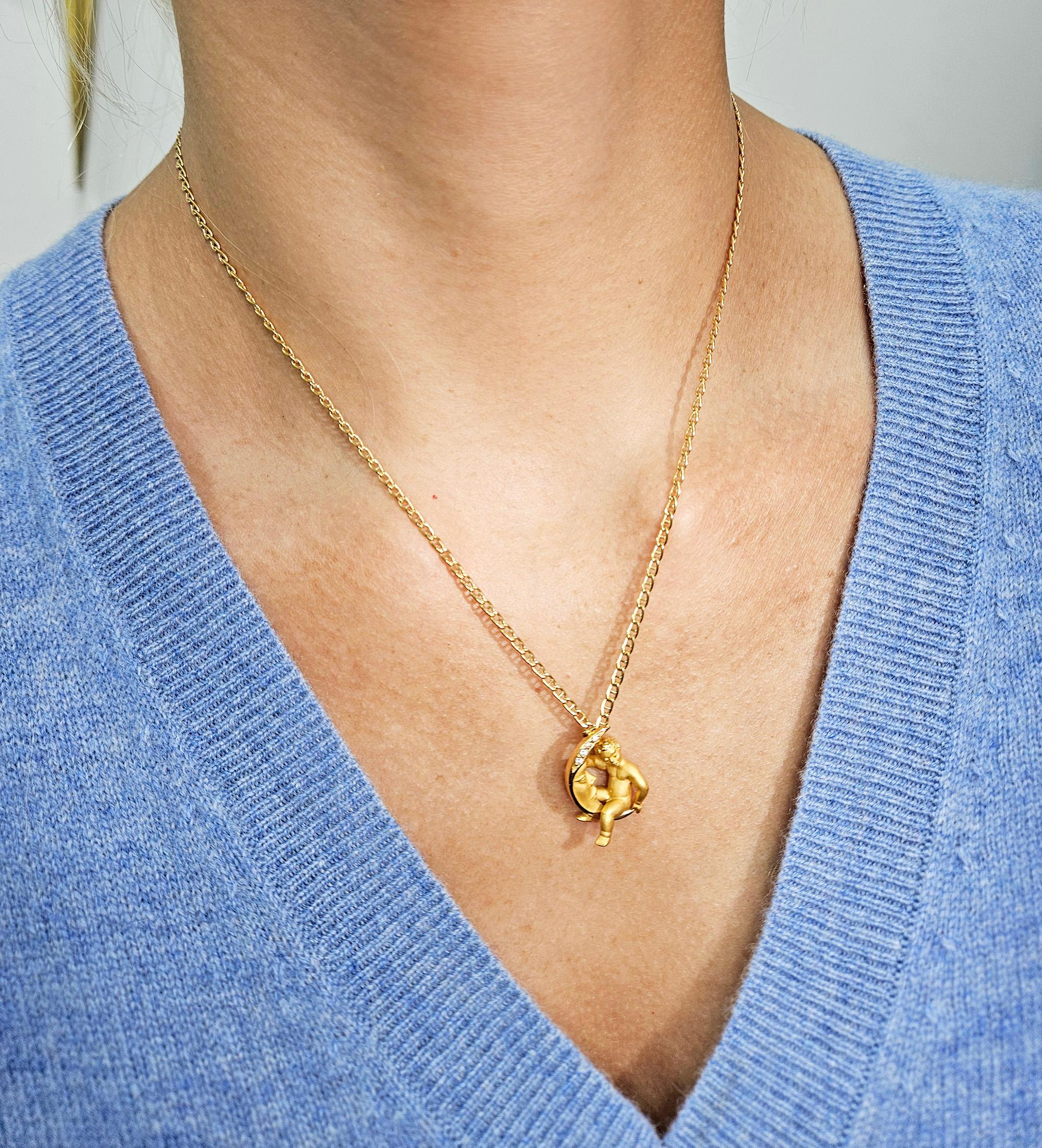 Carrera y Carrera Diamond Crescent Moon Child Angel 18K Gold Pendant Necklace For Sale 6