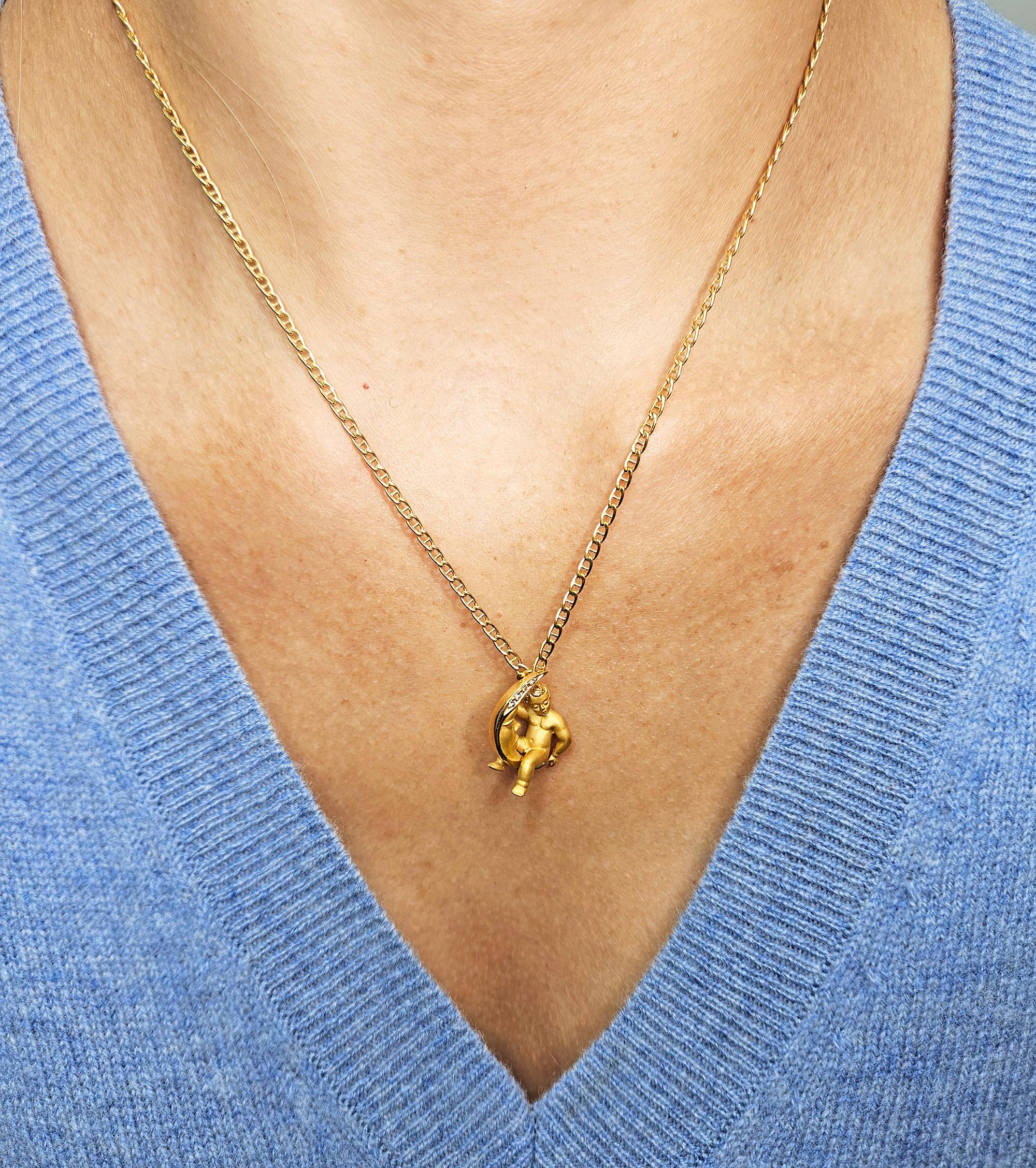 Carrera y Carrera Diamond Crescent Moon Child Angel 18K Gold Pendant Necklace For Sale 8
