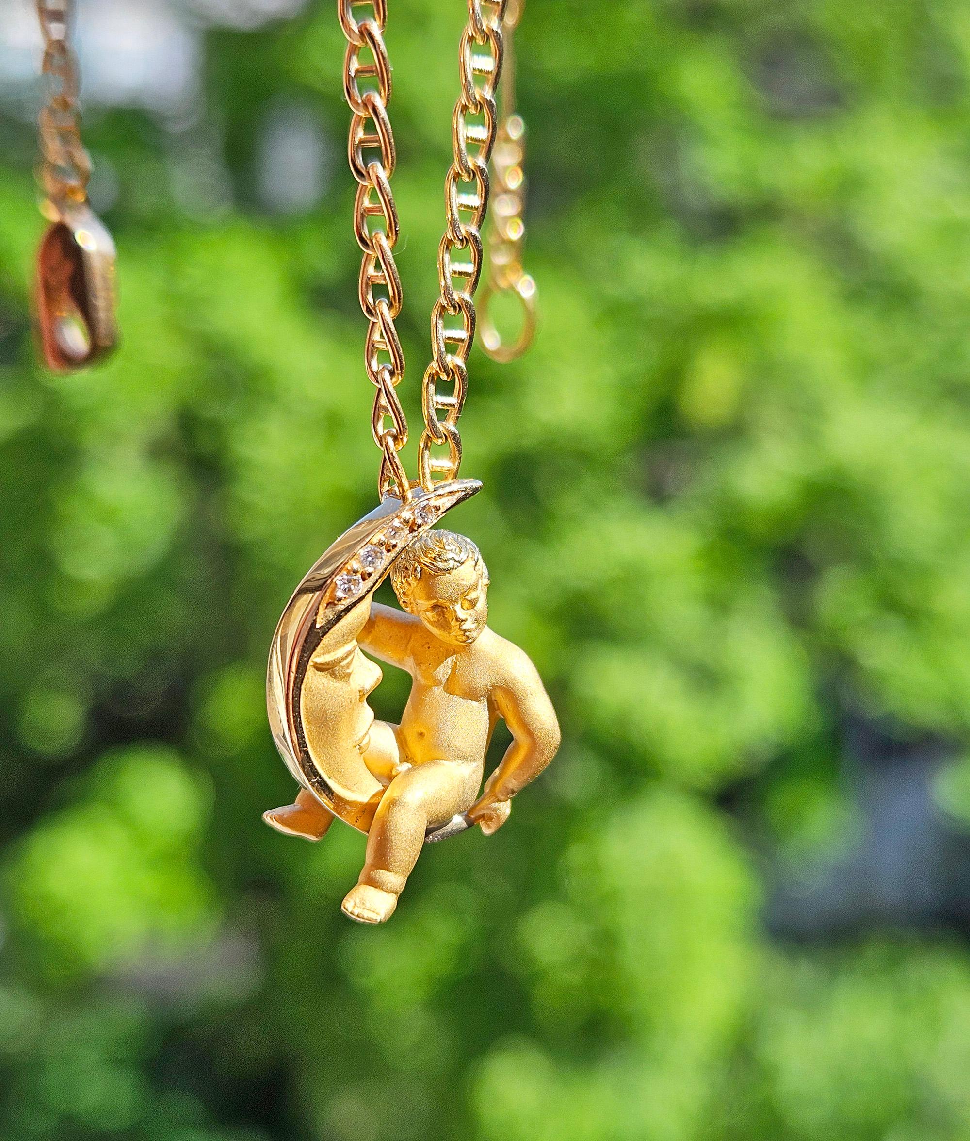 Carrera y Carrera Diamond Crescent Moon Child Angel 18K Gold Pendant Necklace In Excellent Condition For Sale In New York, NY