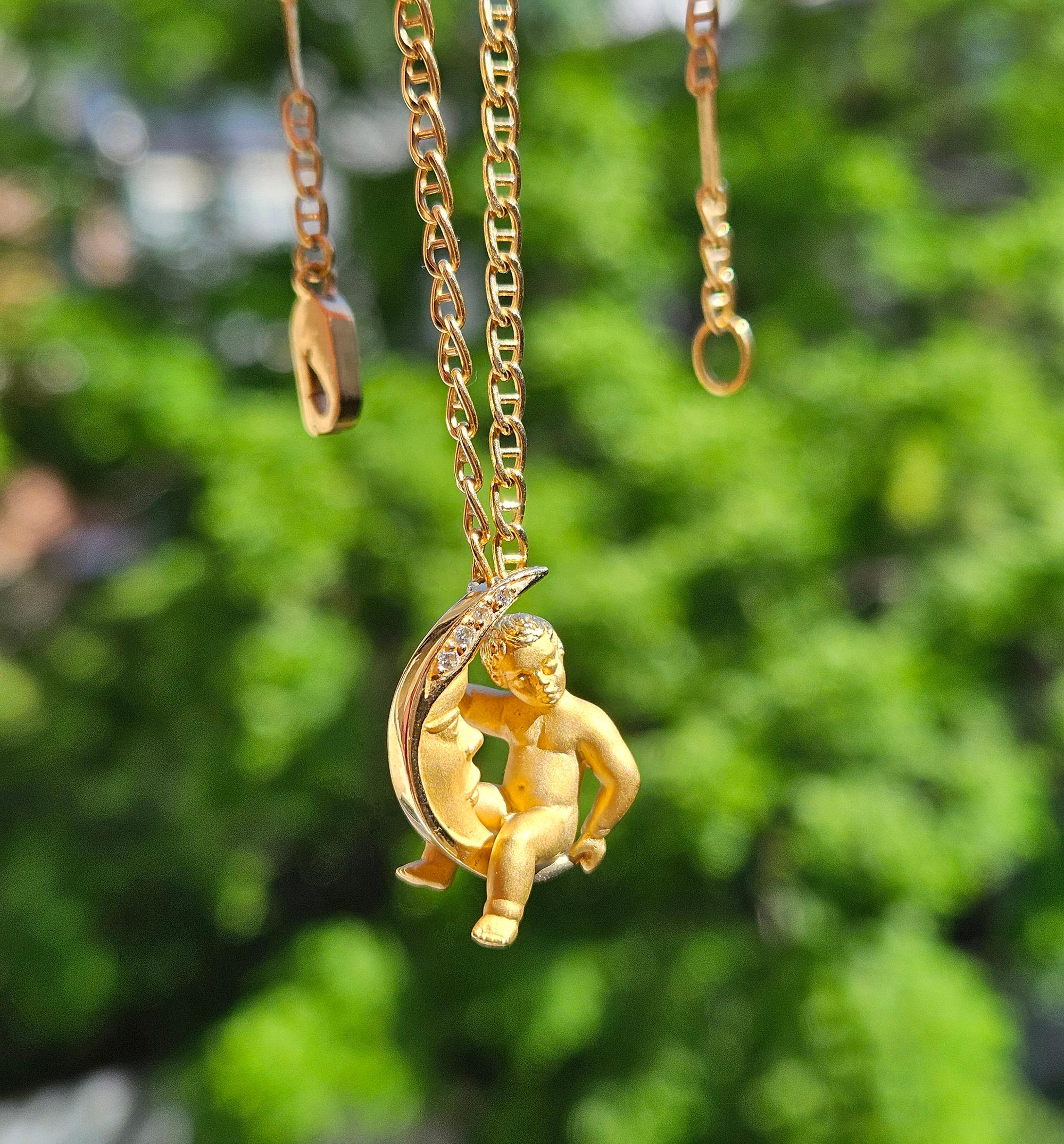 Women's Carrera y Carrera Diamond Crescent Moon Child Angel 18K Gold Pendant Necklace For Sale
