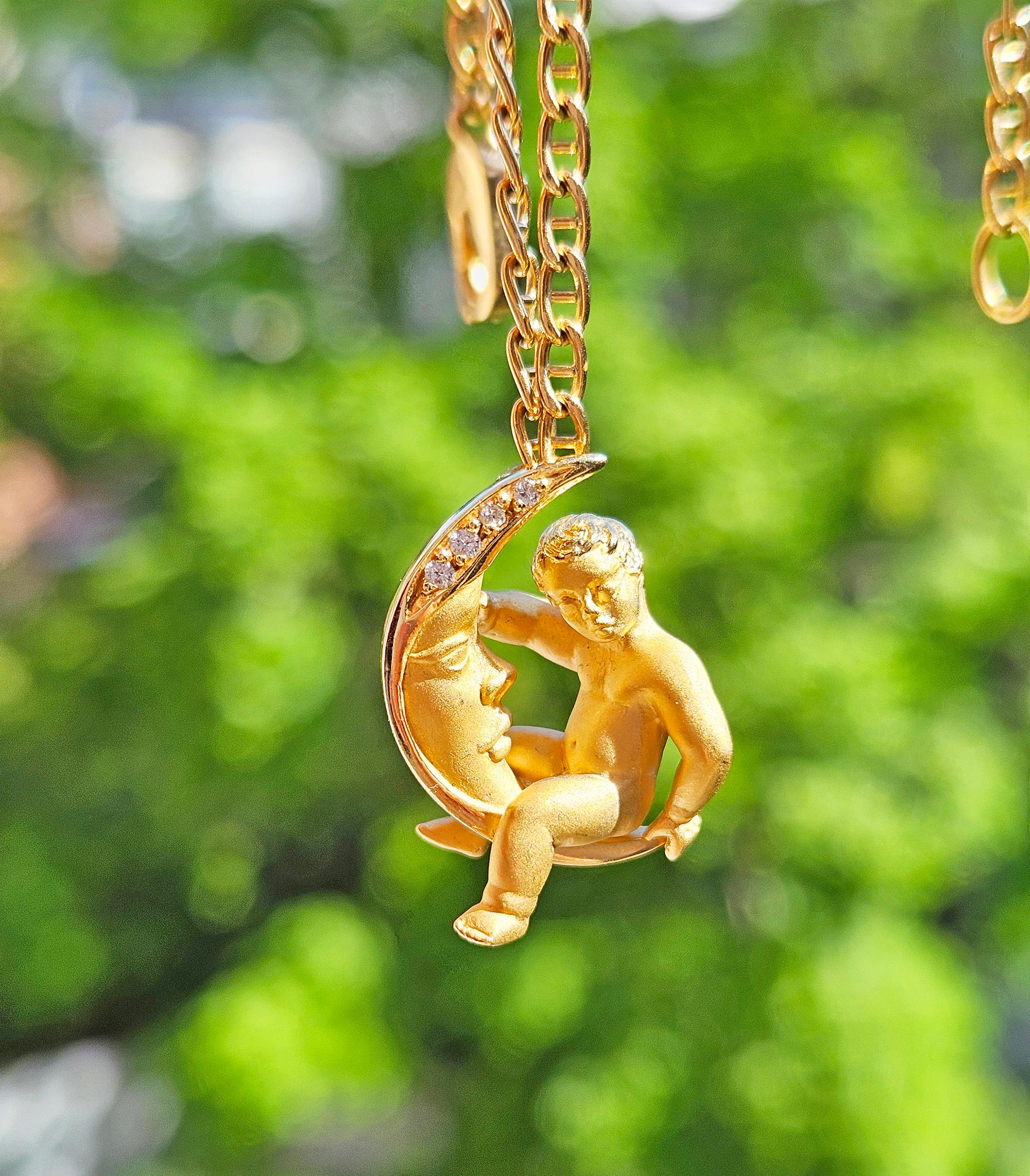 Carrera y Carrera Diamond Crescent Moon Child Angel 18K Gold Pendant Necklace For Sale 1