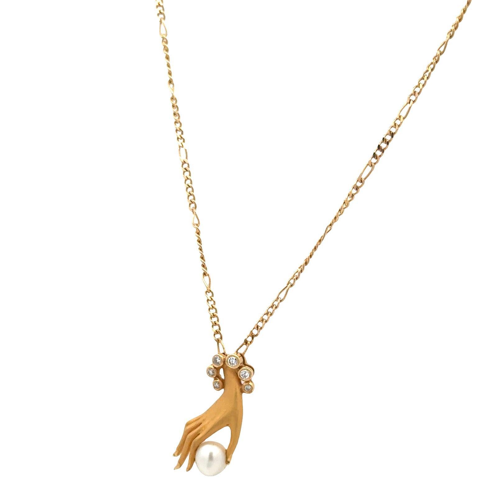 Women's Carrera Y Carrera Diamond Las Manos Hand With Pearl Pendant Necklace Vintage 18K For Sale