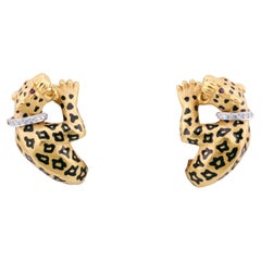 Carrera Y Carrera Panther-Ohrringe aus 18 Karat Gelbgold mit Diamanten, Rubin und Emaille