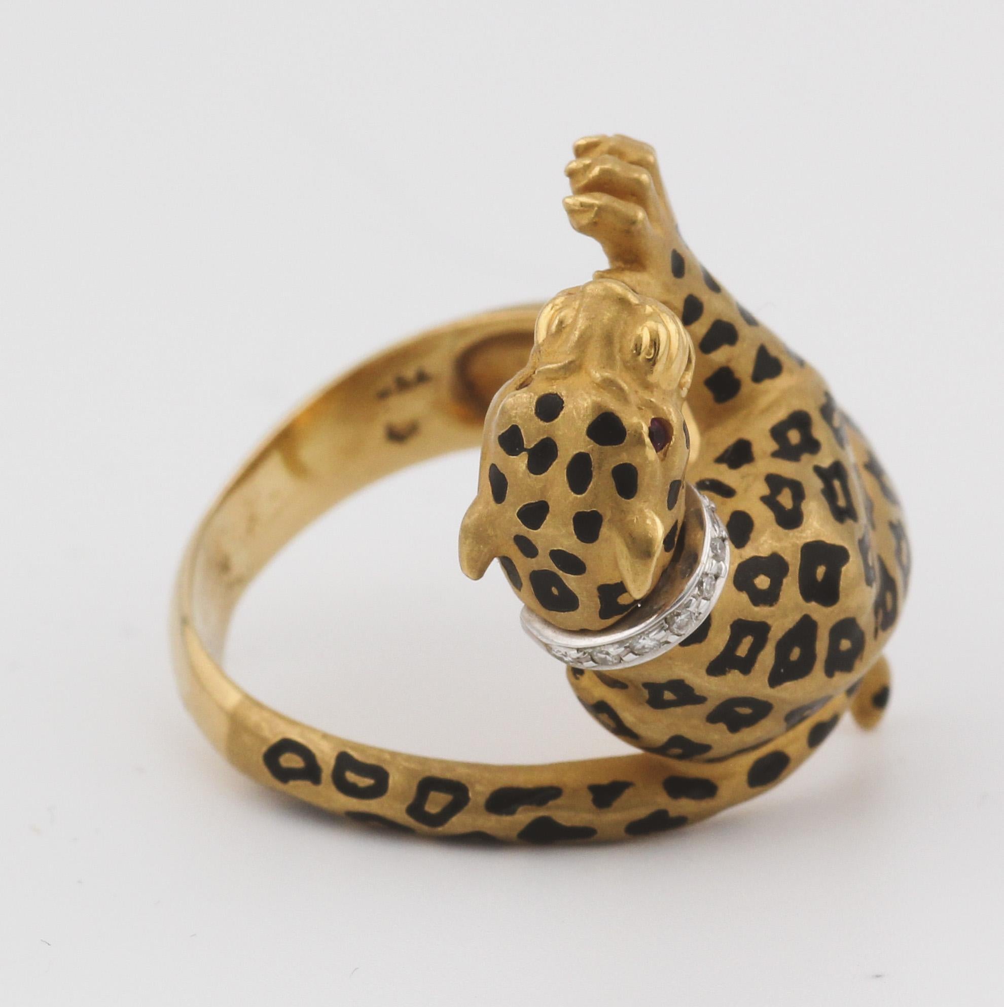 Carrera Y Carrera Diamond Ruby Enamel 18K Yellow Gold Panther Ring Size 7 In Good Condition In Bellmore, NY