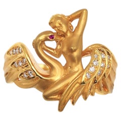 Anillo «Diamond Ruby Swan» de Carrera y Carrera en oro amarillo de 18 quilates