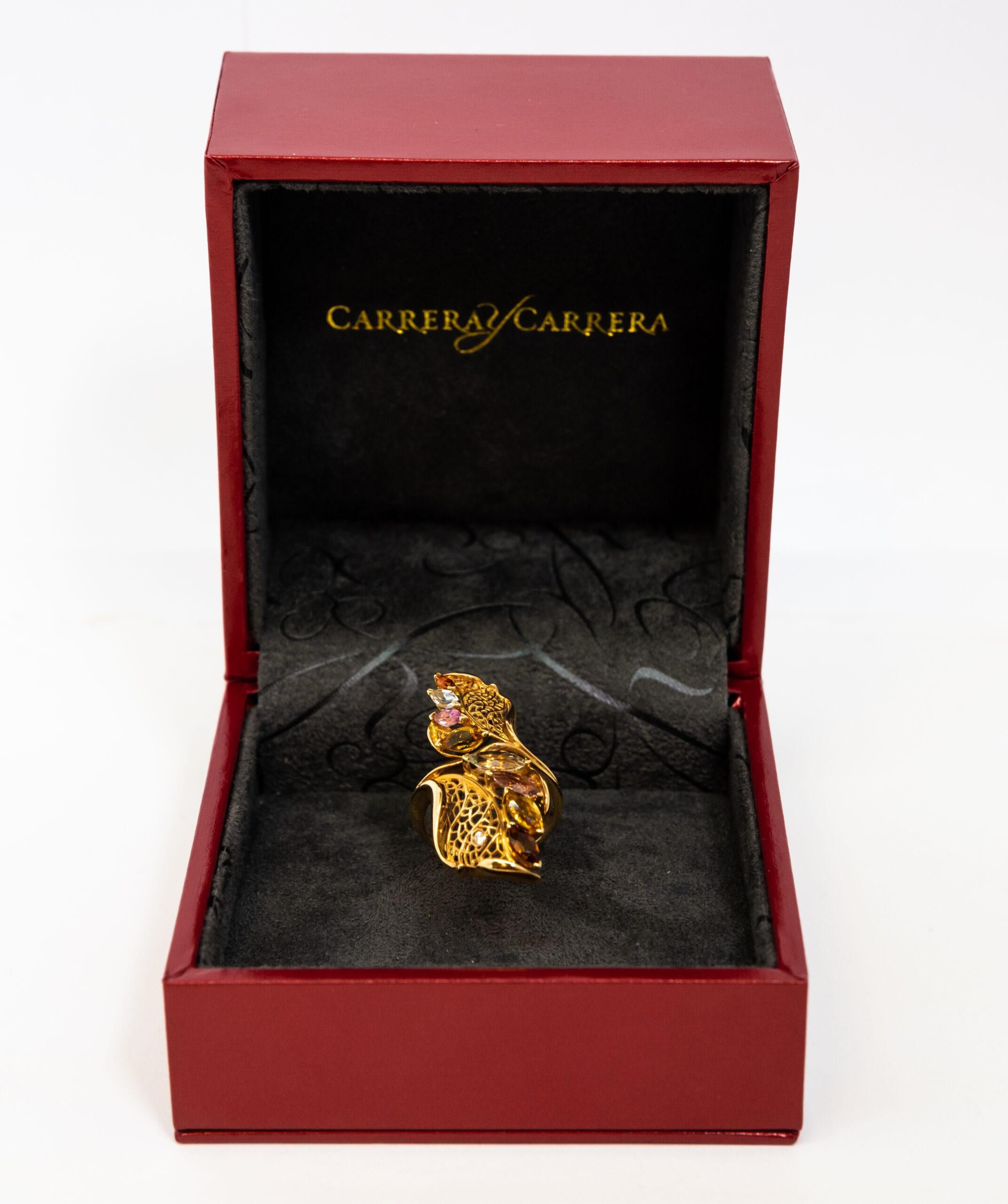 Carrera y Carrera Doble Hoja 18k Yellow Gold, Diamond and Sapphires Ring In New Condition For Sale In North Miami Beach, FL
