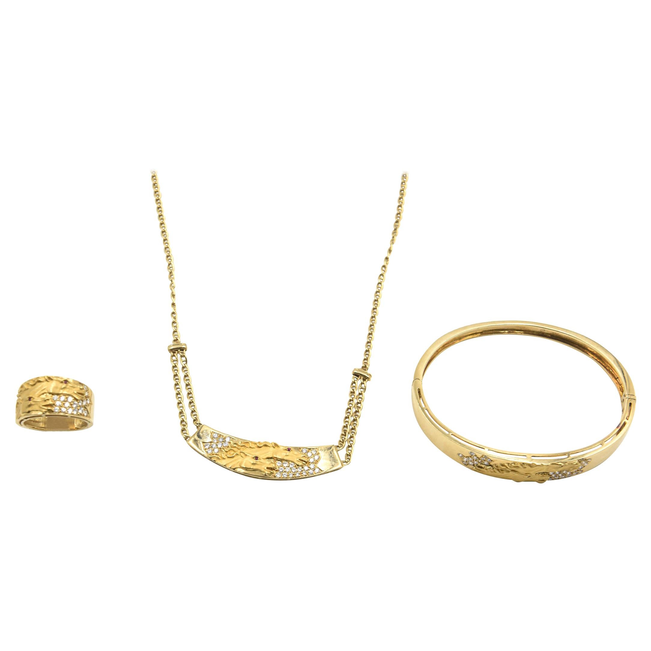 Estate Carrera y Carrera Double Horse Head Equestrian Suite

These beautiful pieces come from a family who trained race horses. The husband bought them for the wife - a true tribute to an equestrian family by the famed jeweler's Carrera Y Carrera.