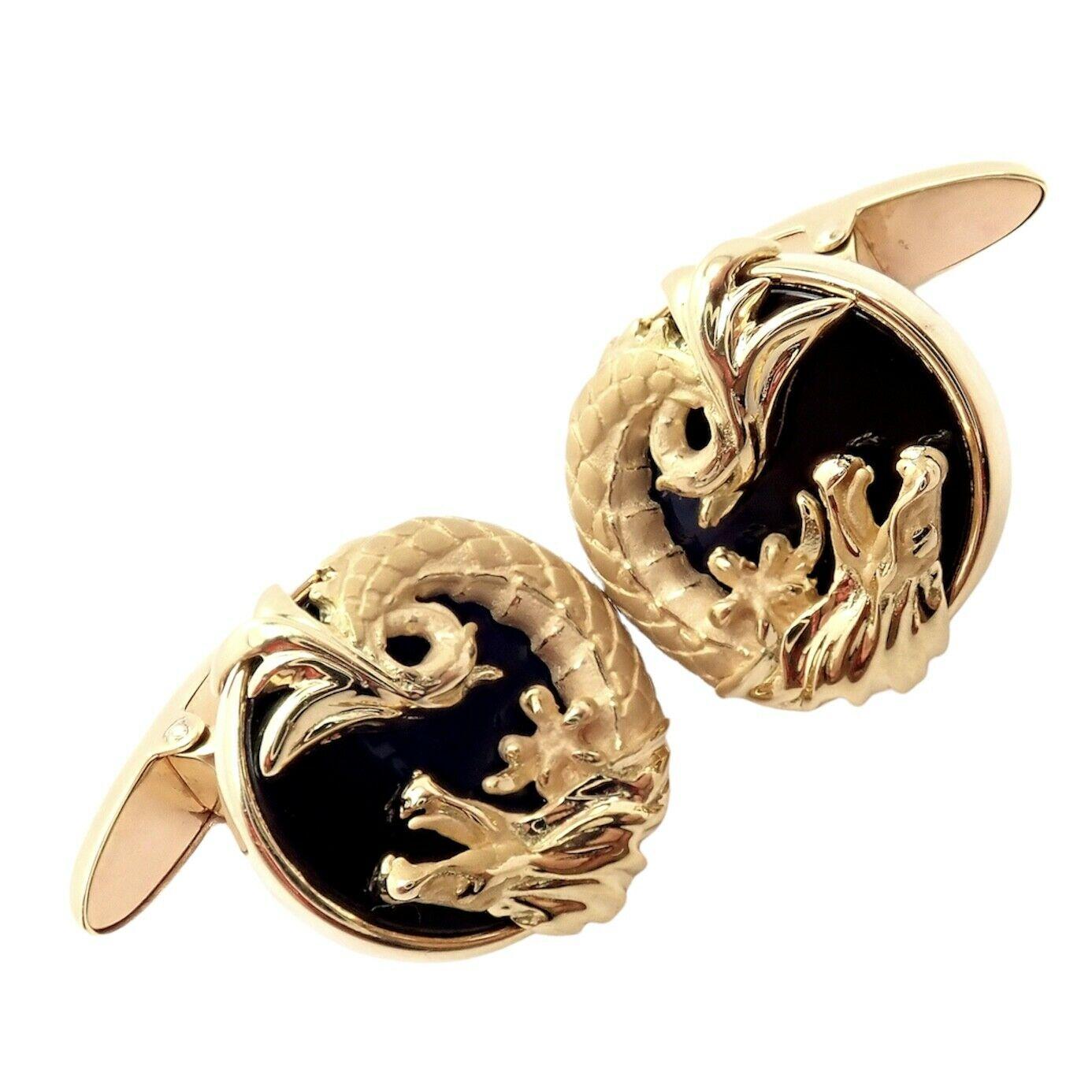 Women's or Men's Carrera Y Carrera Dragon Onyx Yellow Gold Cufflinks