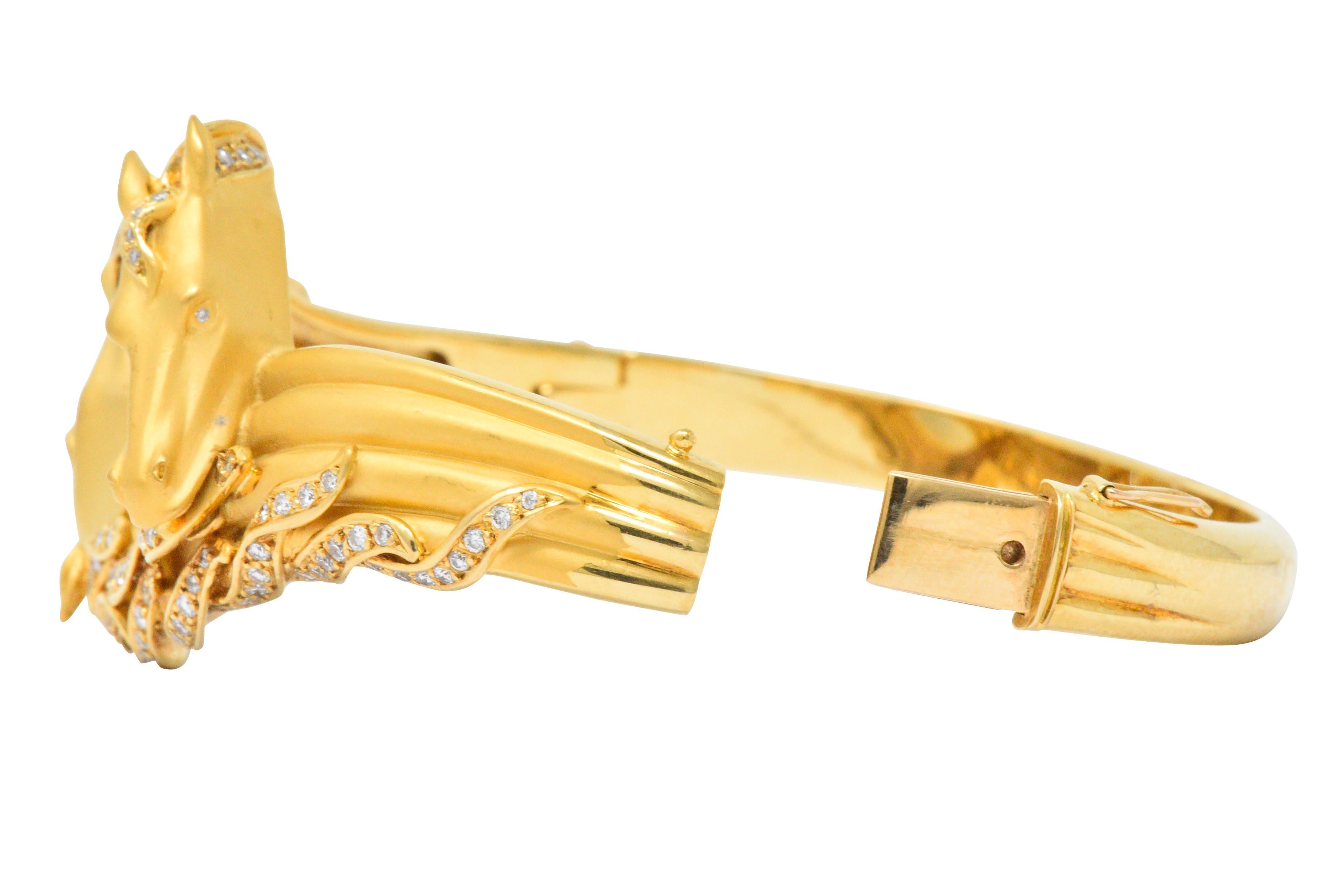 Women's or Men's Carrera Y Carrera Ecuestre Diamond 18 Karat Horse Gold Bangle Bracelet