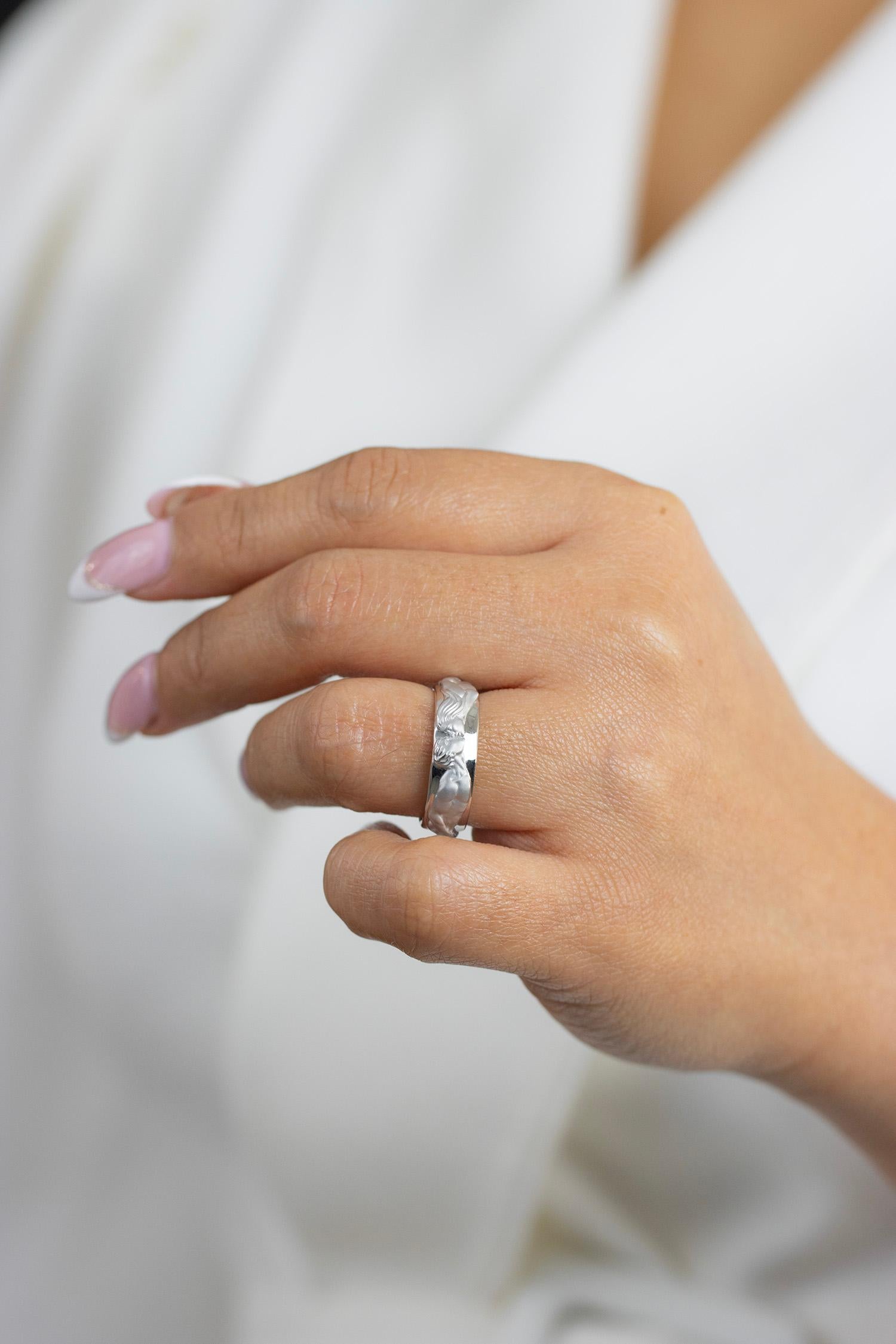 Carrera y Carrera El Beso Wedding Ring in 18K White Gold For Sale 5