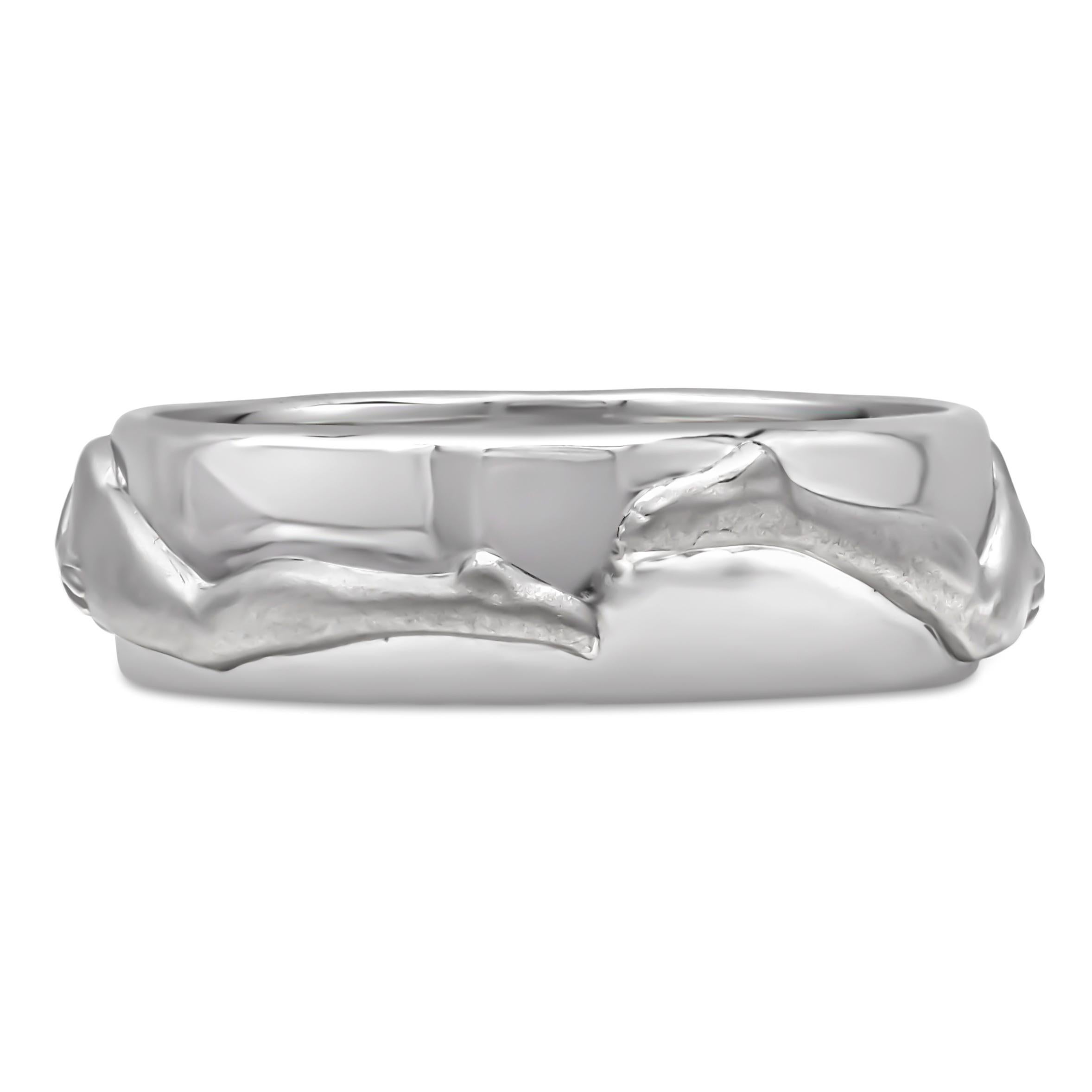 Carrera y Carrera El Beso Wedding Ring in 18K White Gold In New Condition For Sale In New York, NY