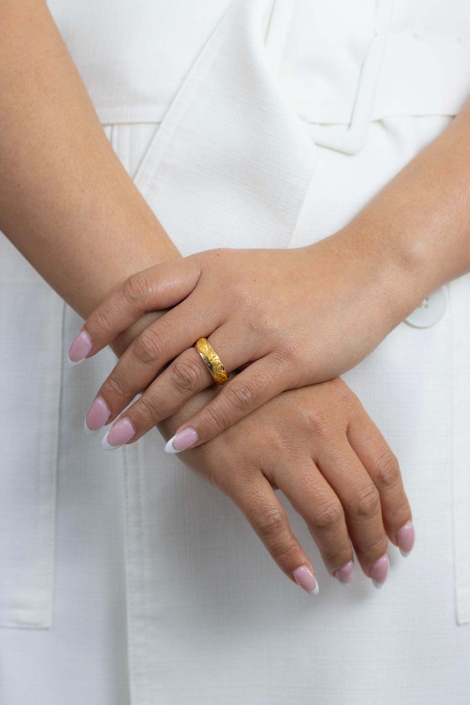 Carrera y Carrera El Beso Wedding Ring in 18K Yellow Gold For Sale 1
