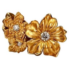 Carrera Y Carrera  Flower 18K Yellow gold and Diamond Ring