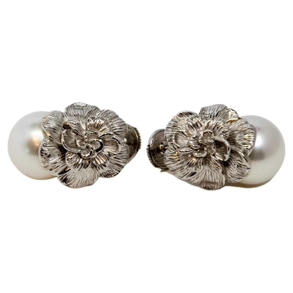 Carrera y Carrera Gardenia 18k White Gold & Pearls Earring, 10076409 For Sale