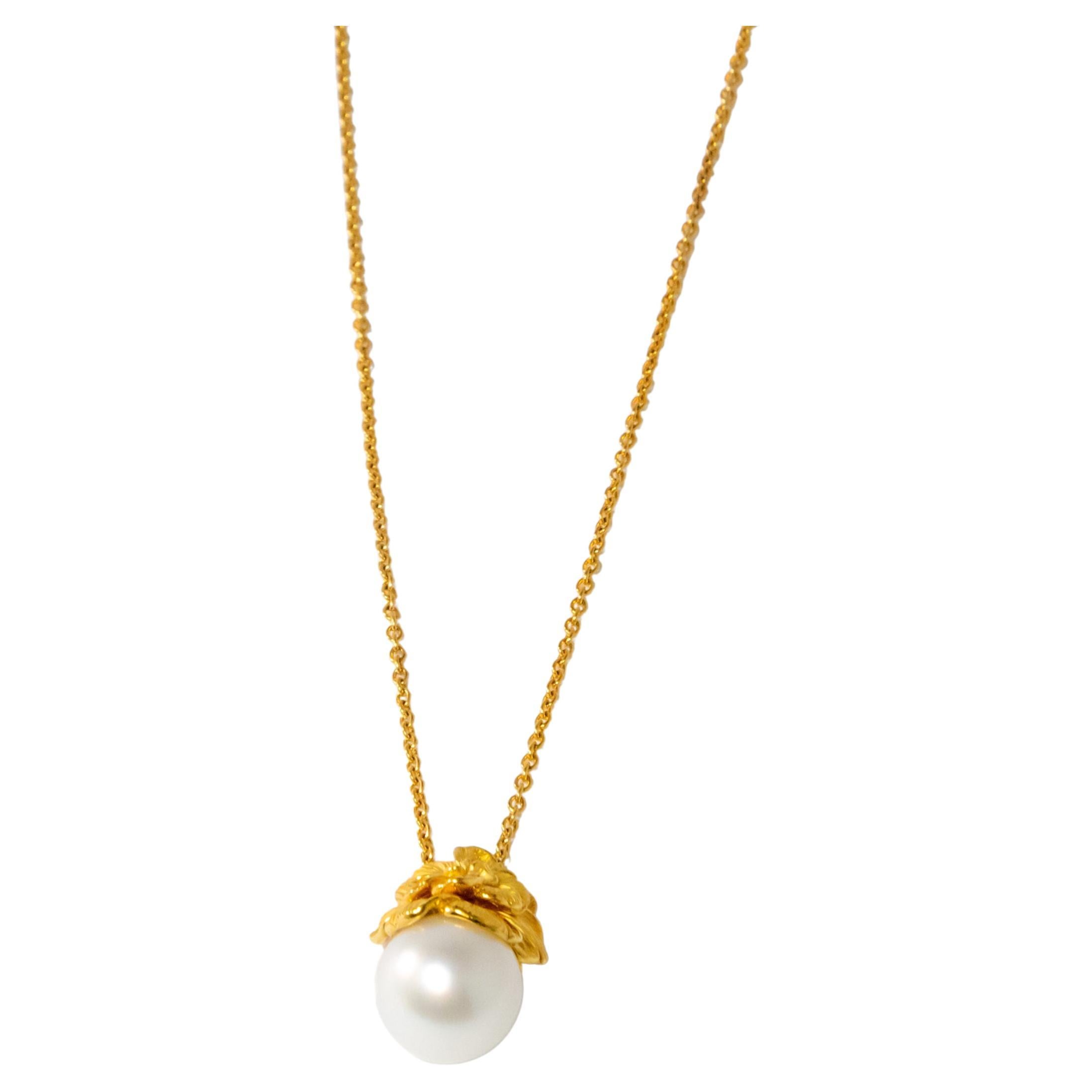 Carrera y Carrera Gardenia 18k Yellow Gold & Pearl Pendant, 10076407 For Sale