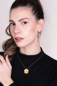 Carrera y Carrera Gardenias Pendant in 18kt yellow gold with diamond