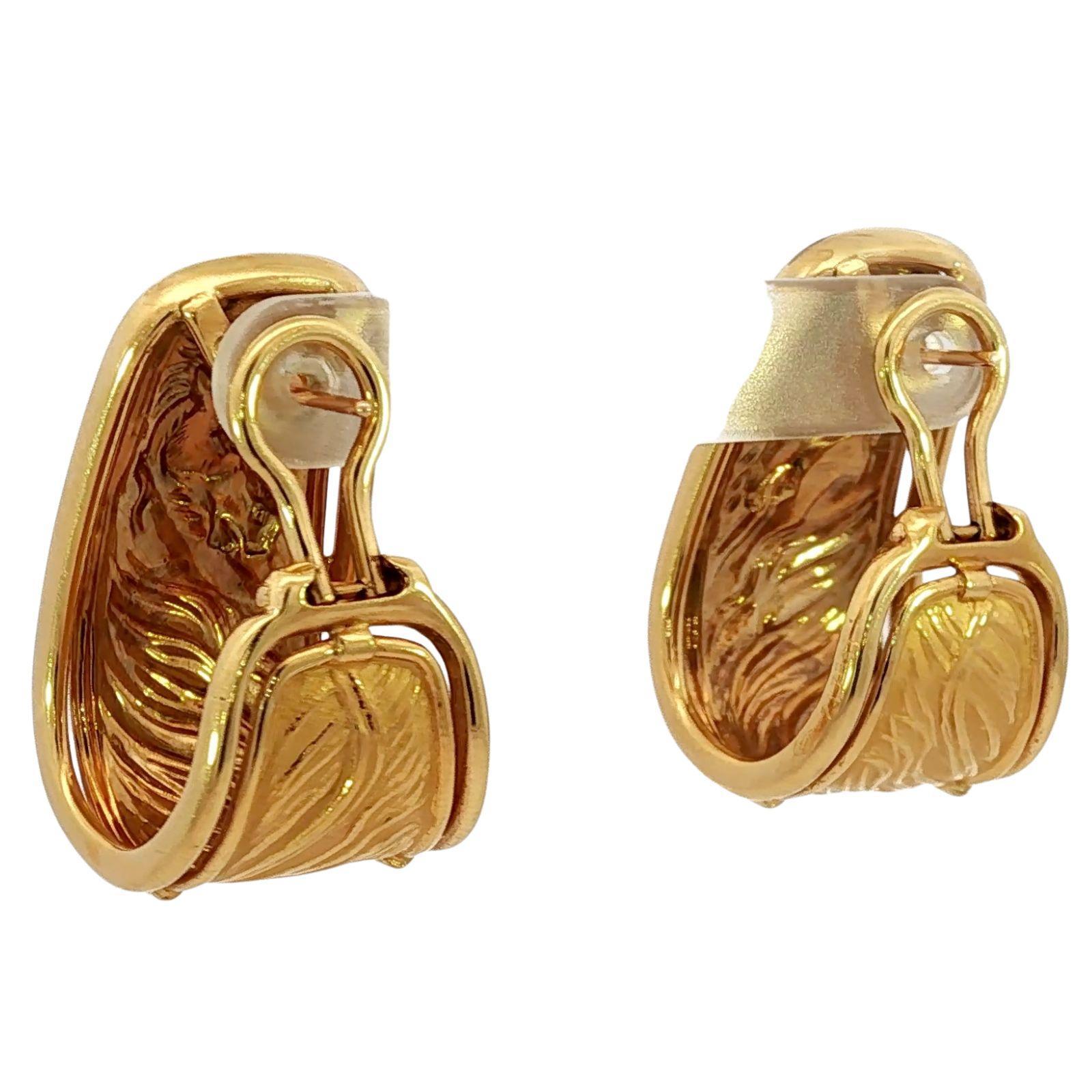 Orecchini a cerchio con motivo a cavallo Carrera y Carrera in oro giallo 18 carati con scatola in vendita 1