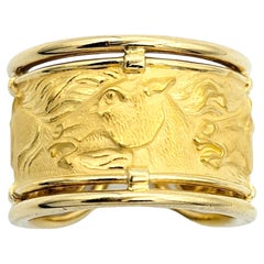 Carrera Y Carrera Horse Motif Wide Band Ring in 18 Karat Yellow Gold