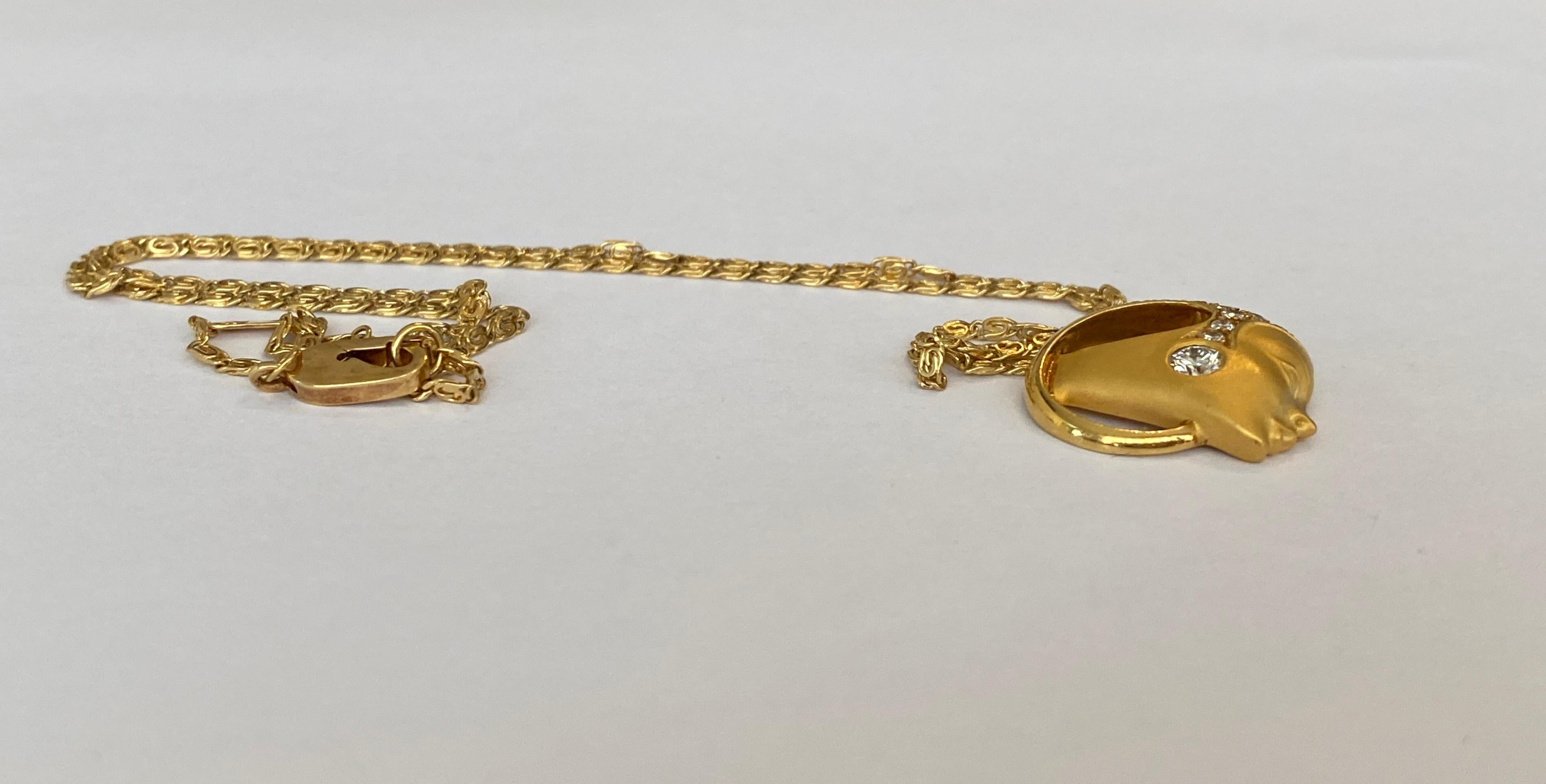 Carrera y Carrera Lady Head 18k Yellow Gold Diamond Pendant Necklace For Sale 5