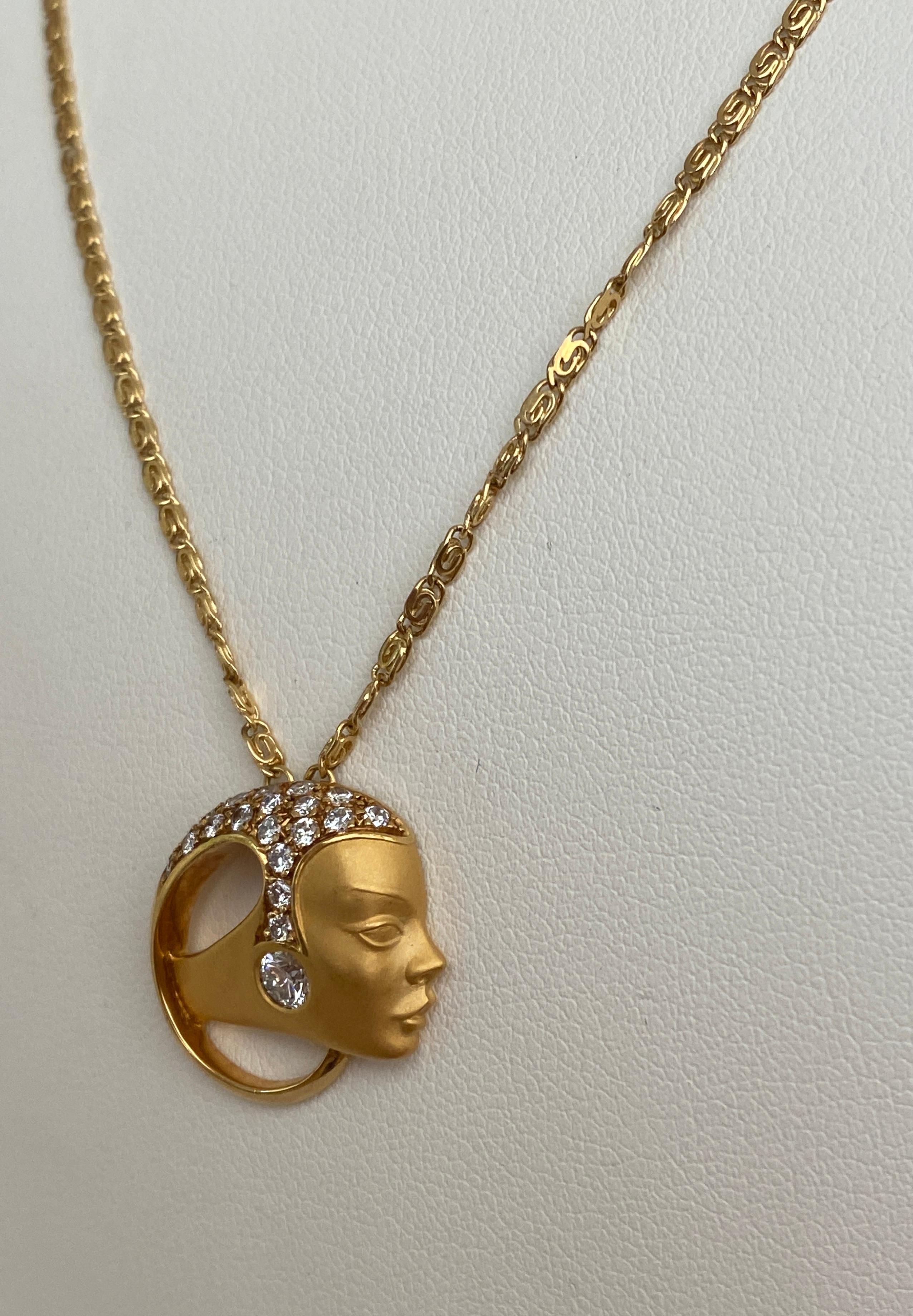 Carrera y Carrera Lady Head 18k Yellow Gold Diamond Pendant Necklace For Sale 1