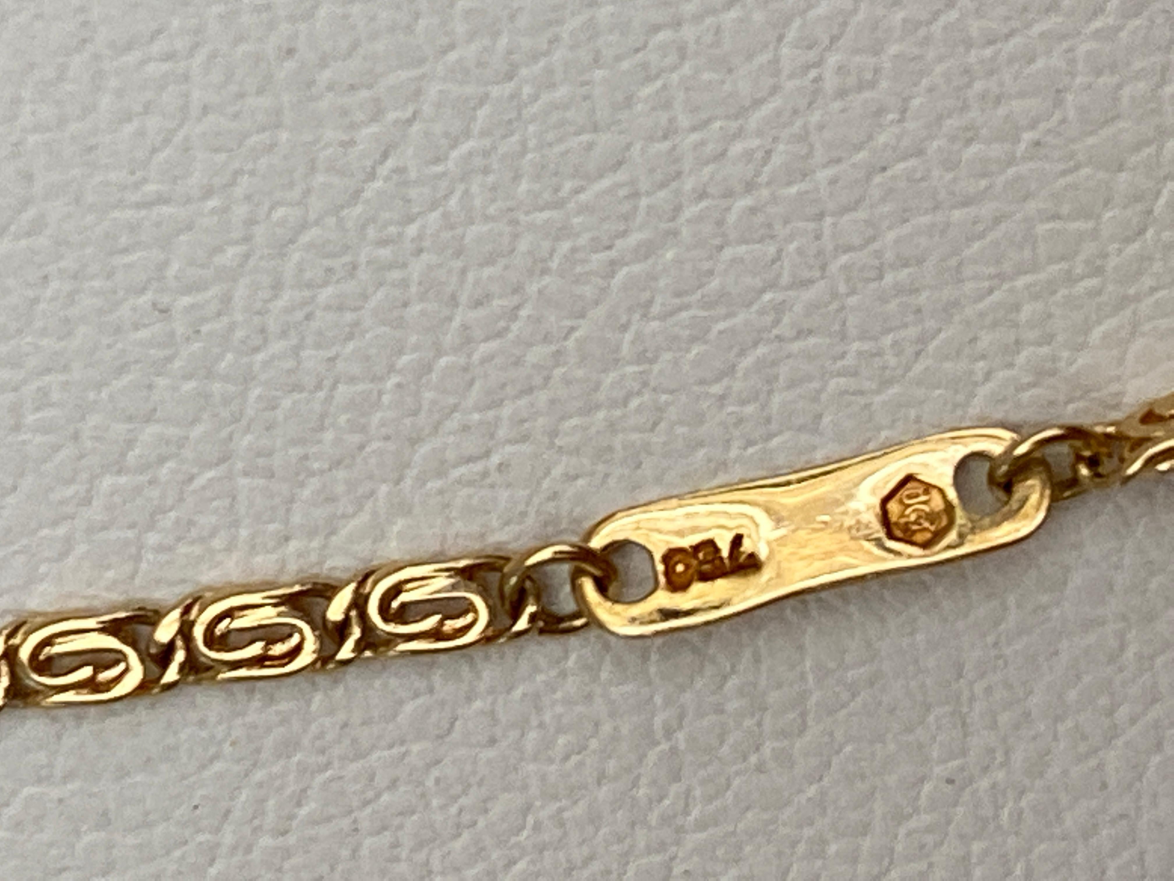 Carrera y Carrera Lady Head 18k Yellow Gold Diamond Pendant Necklace For Sale 3