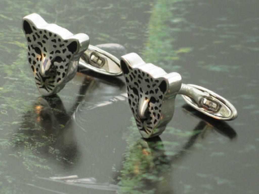 Carrera y Carrera Leopard 18k White Gold Men’s Cufflinks, DA10885 In New Condition For Sale In North Miami Beach, FL