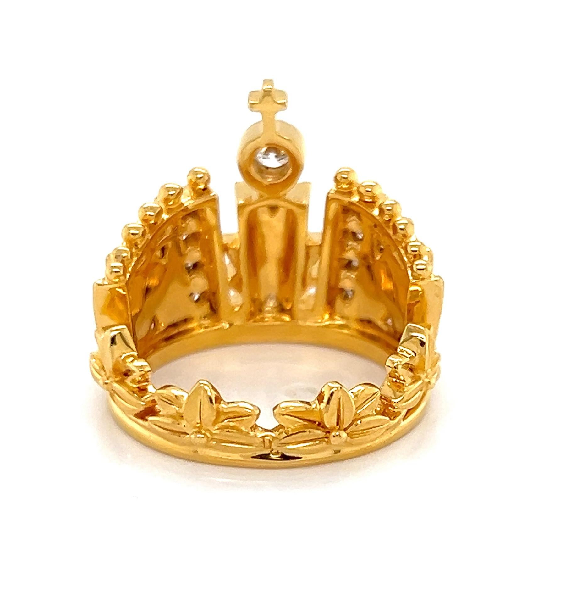 For Sale:  Carrera y Carrera Mi Princes Crown Diamond 18k Yellow Gold Ring - Size 6 5