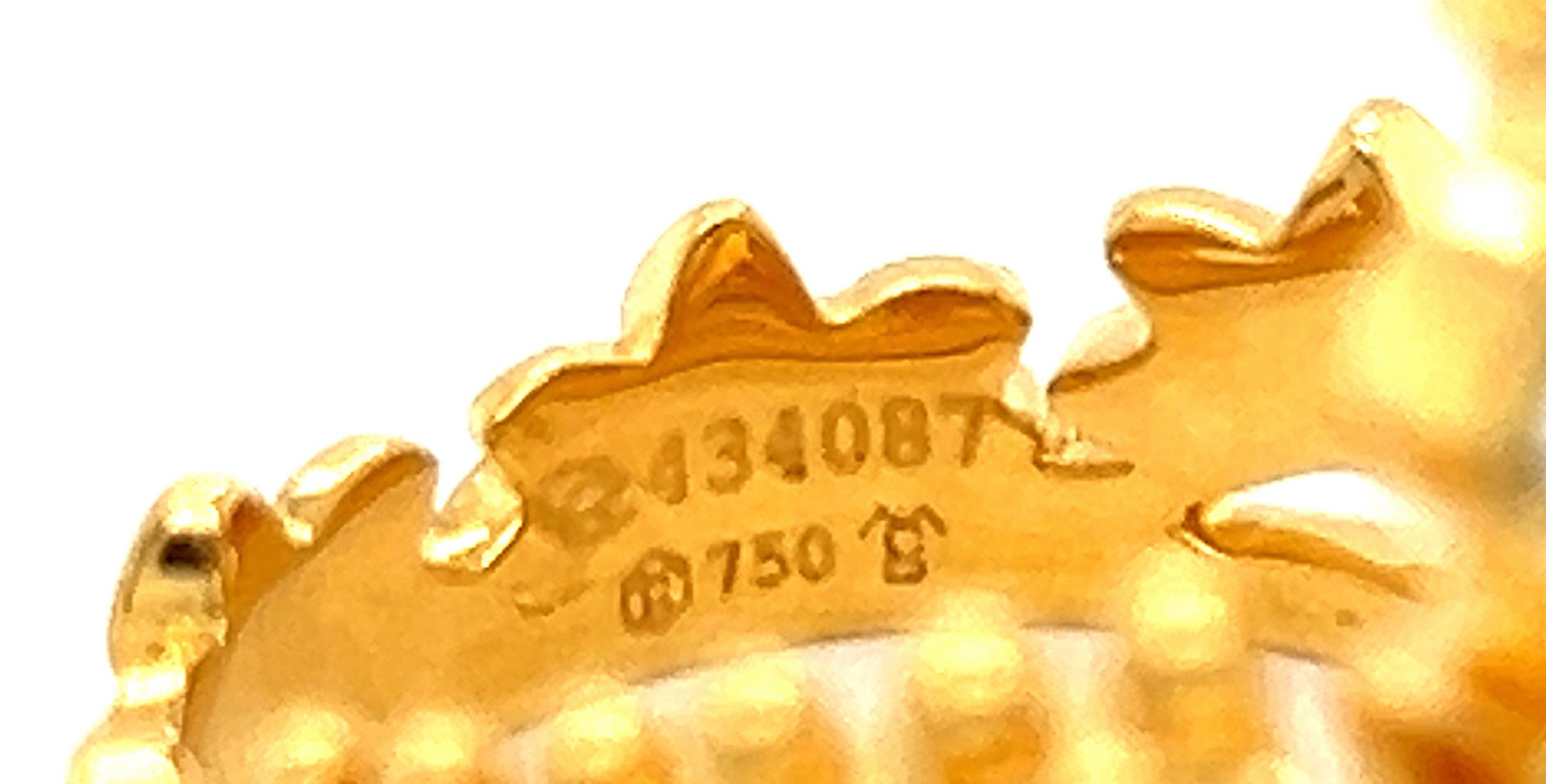 For Sale:  Carrera y Carrera Mi Princes Crown Diamond 18k Yellow Gold Ring - Size 6 8