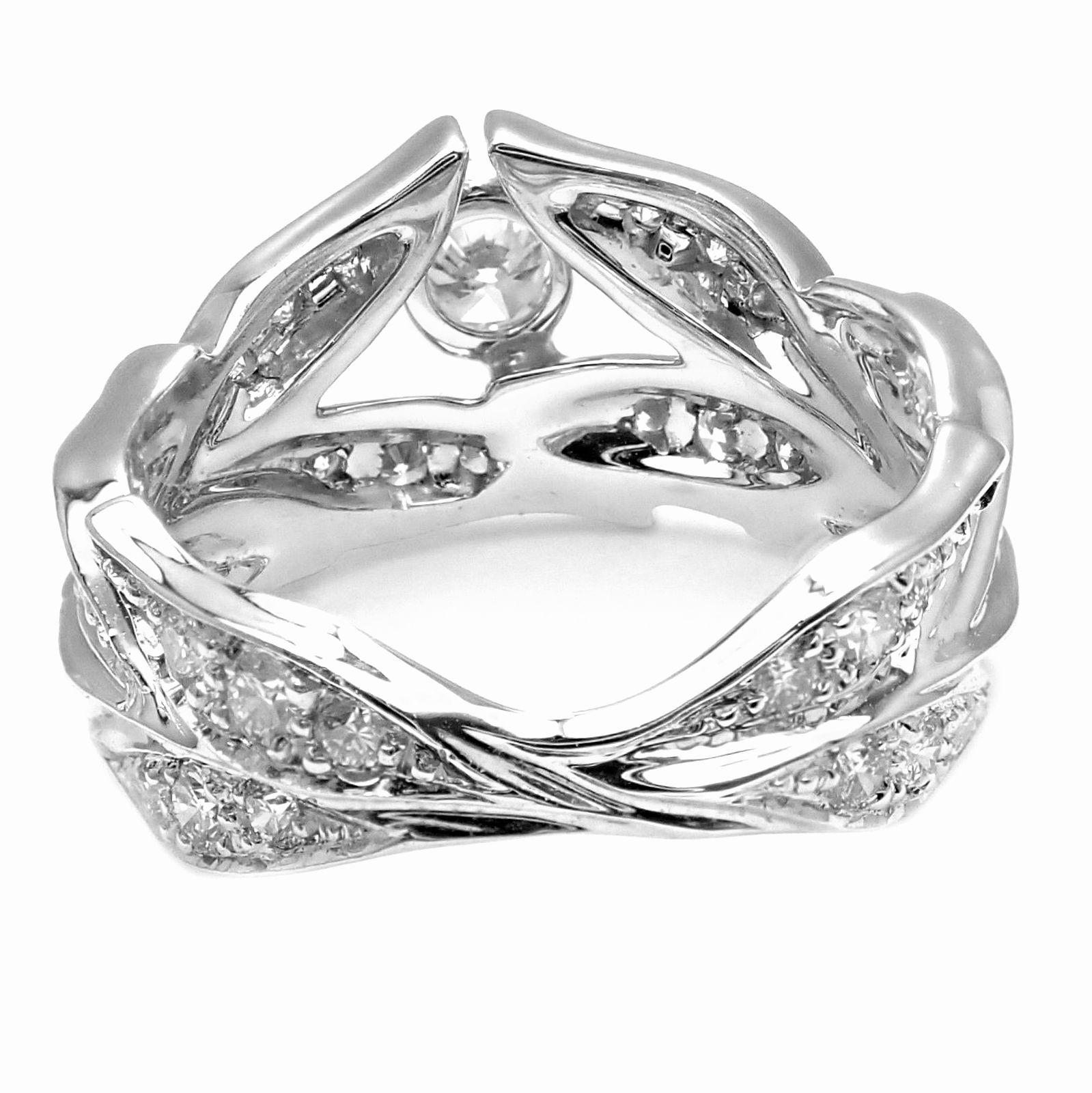 Carrera Y Carrera Mi Princes Greco Roman Diamond Crown White Gold Band Ring In New Condition In Holland, PA