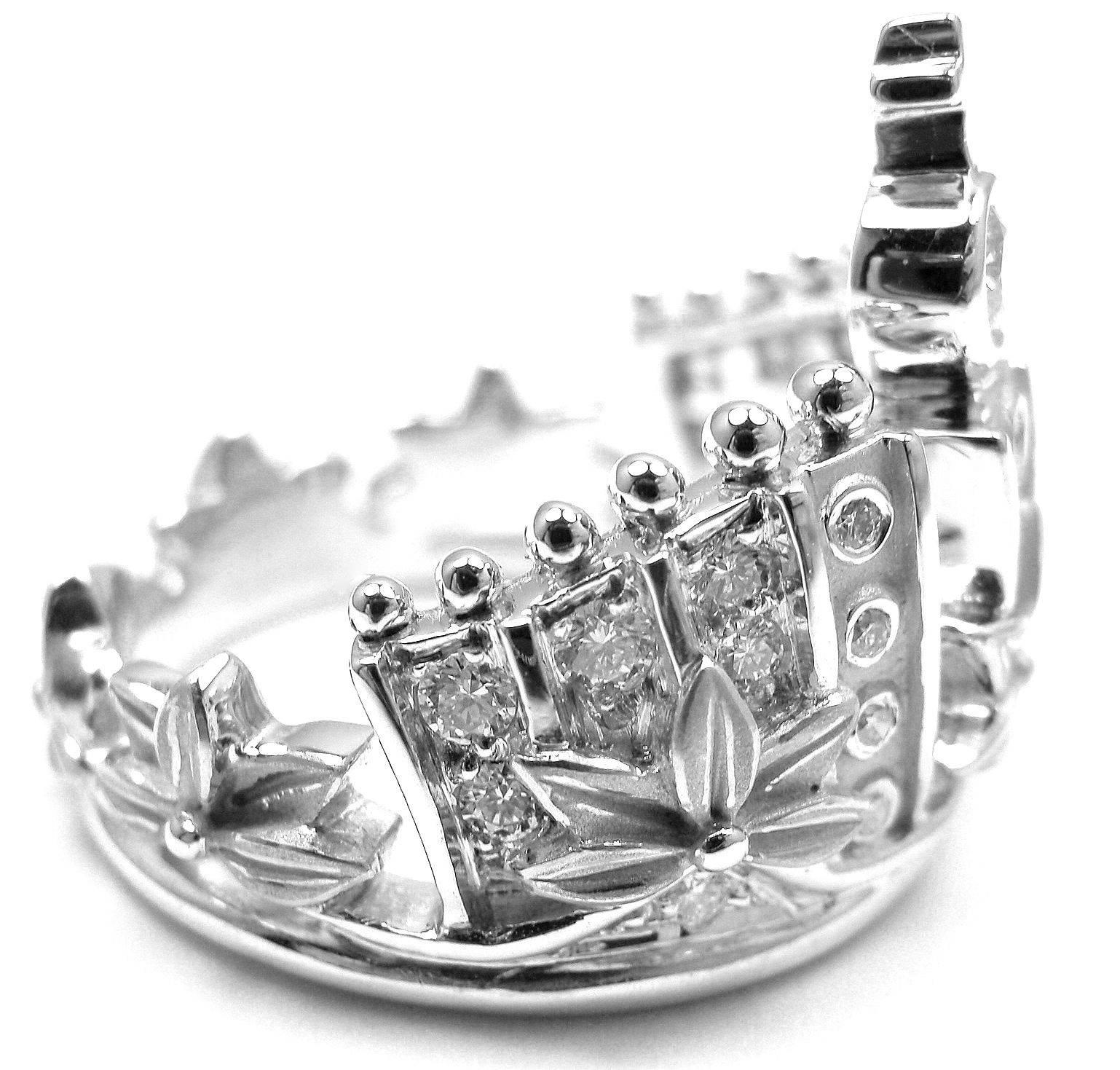 Brilliant Cut Carrera y Carrera Mi Princess Crown Diamond White Gold Ring For Sale