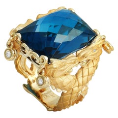 Carrera y Carrera Nanking 18 Karat Gold 0.07 Carat Diamond and Blue Topaz Ring