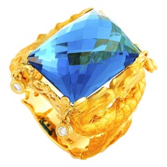 Carrera y Carrera Nanking 18 Karat Gold 0.20 Carat Diamond and Blue Topaz Ring