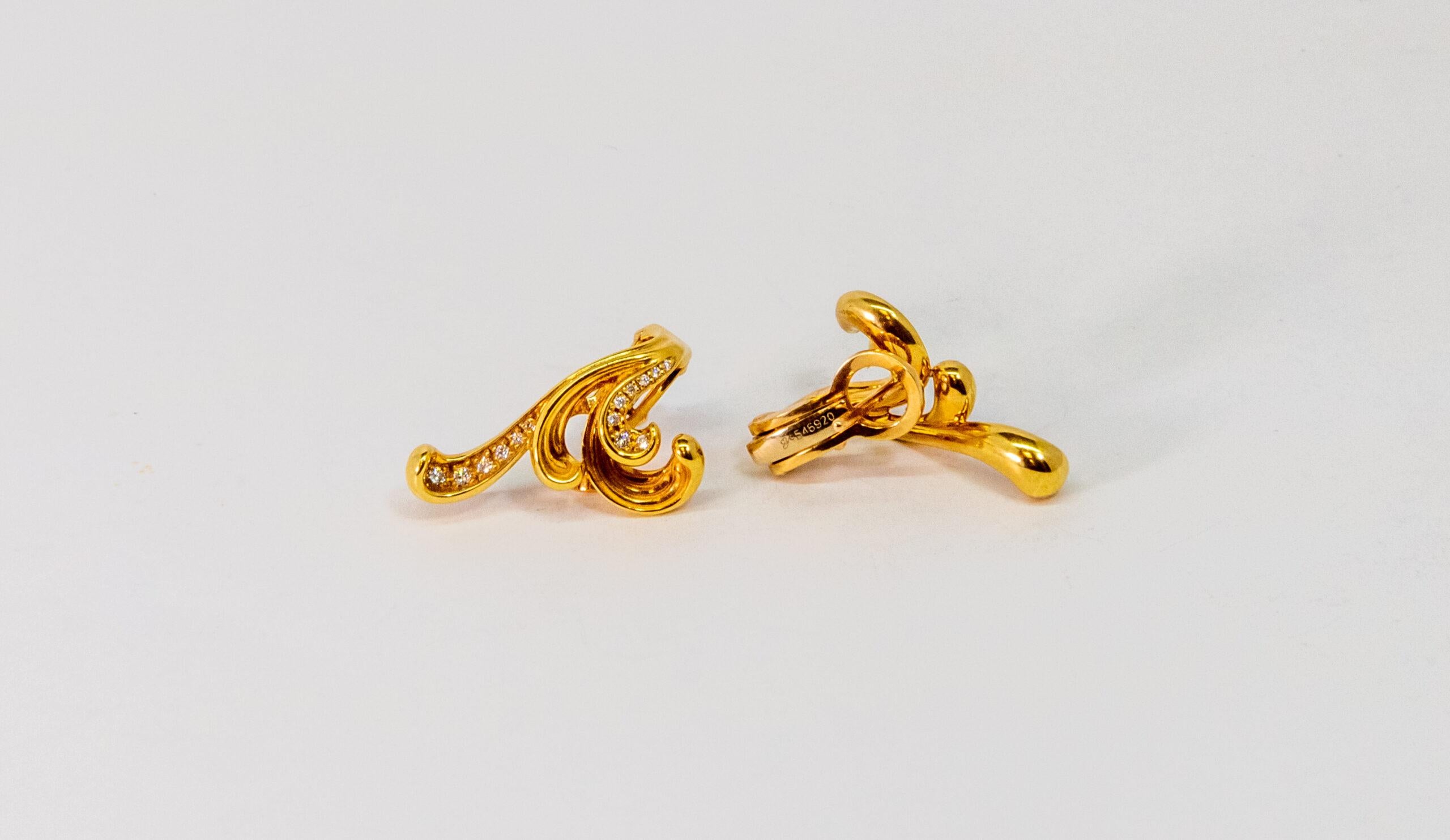 Women's Carrera y Carrera Origen 18k Yellow Gold and Diamonds Earring, 10068451 For Sale