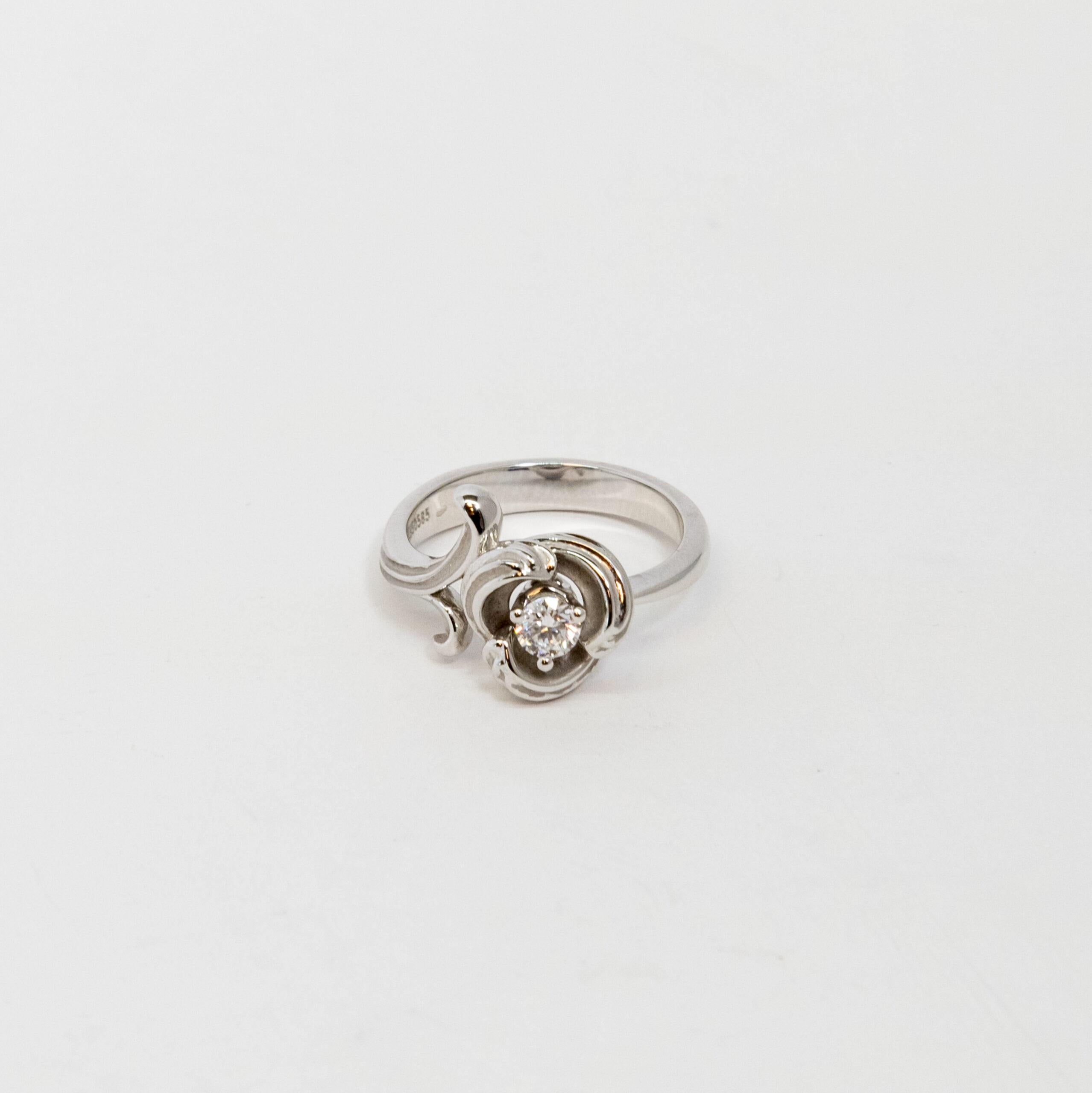 Women's Carrara Y Carrara Origen Solit 18k White Gold and Diamond Ring, 10069455 For Sale