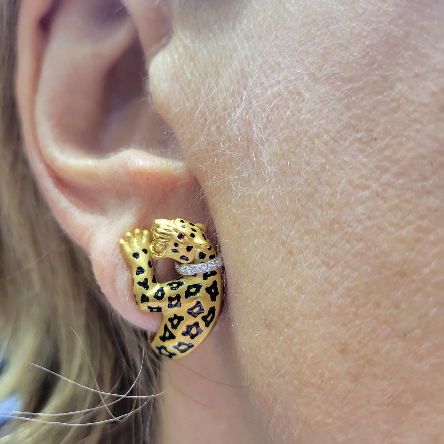 Carrera y Carrera Ruby Diamond Enamel Leopard Clip-On Earrings For Sale 1