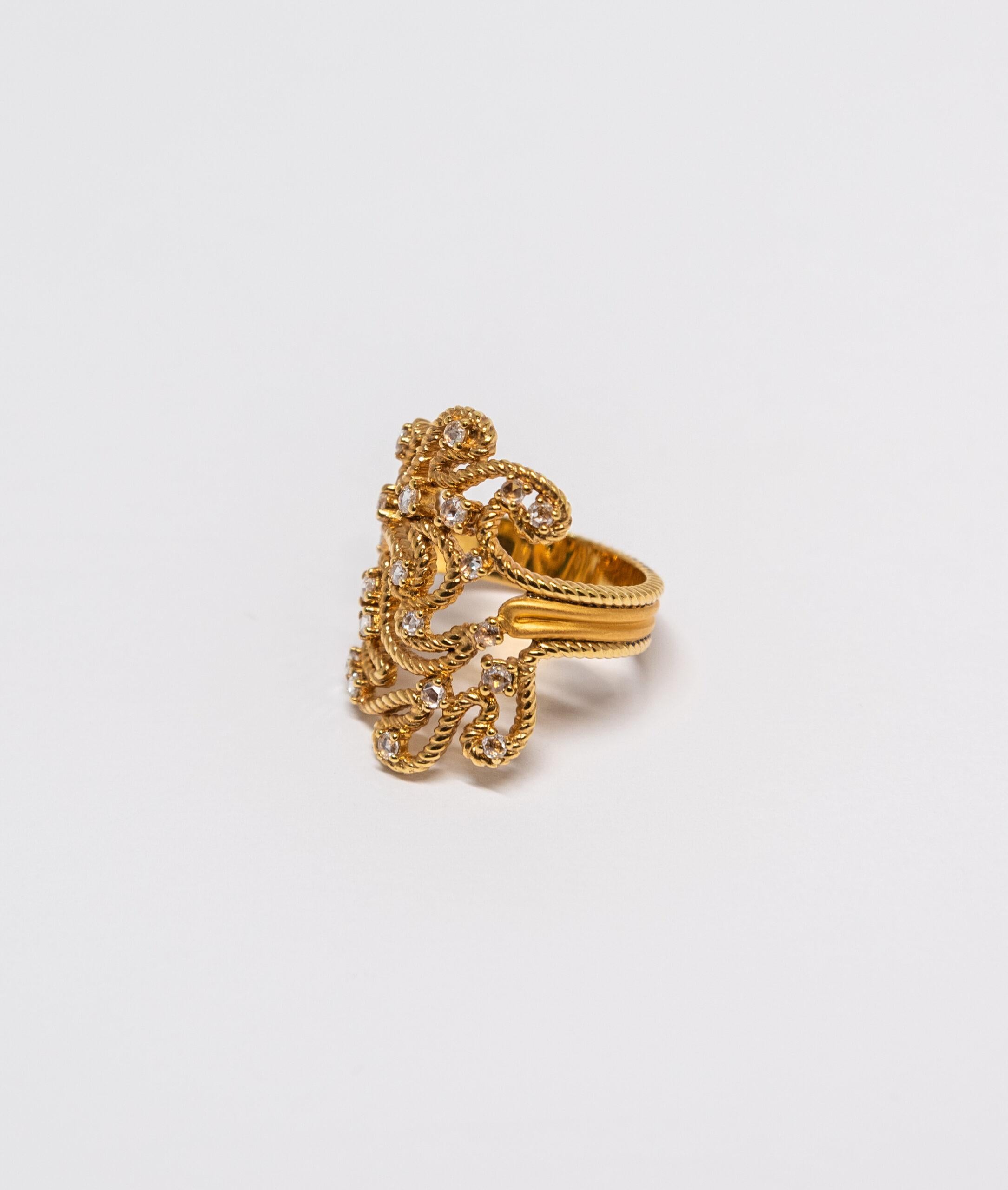 This ring is made of 18K Yellow Gold. Face side set with 22 Diamonds.

Size – 54.5 (7 US)