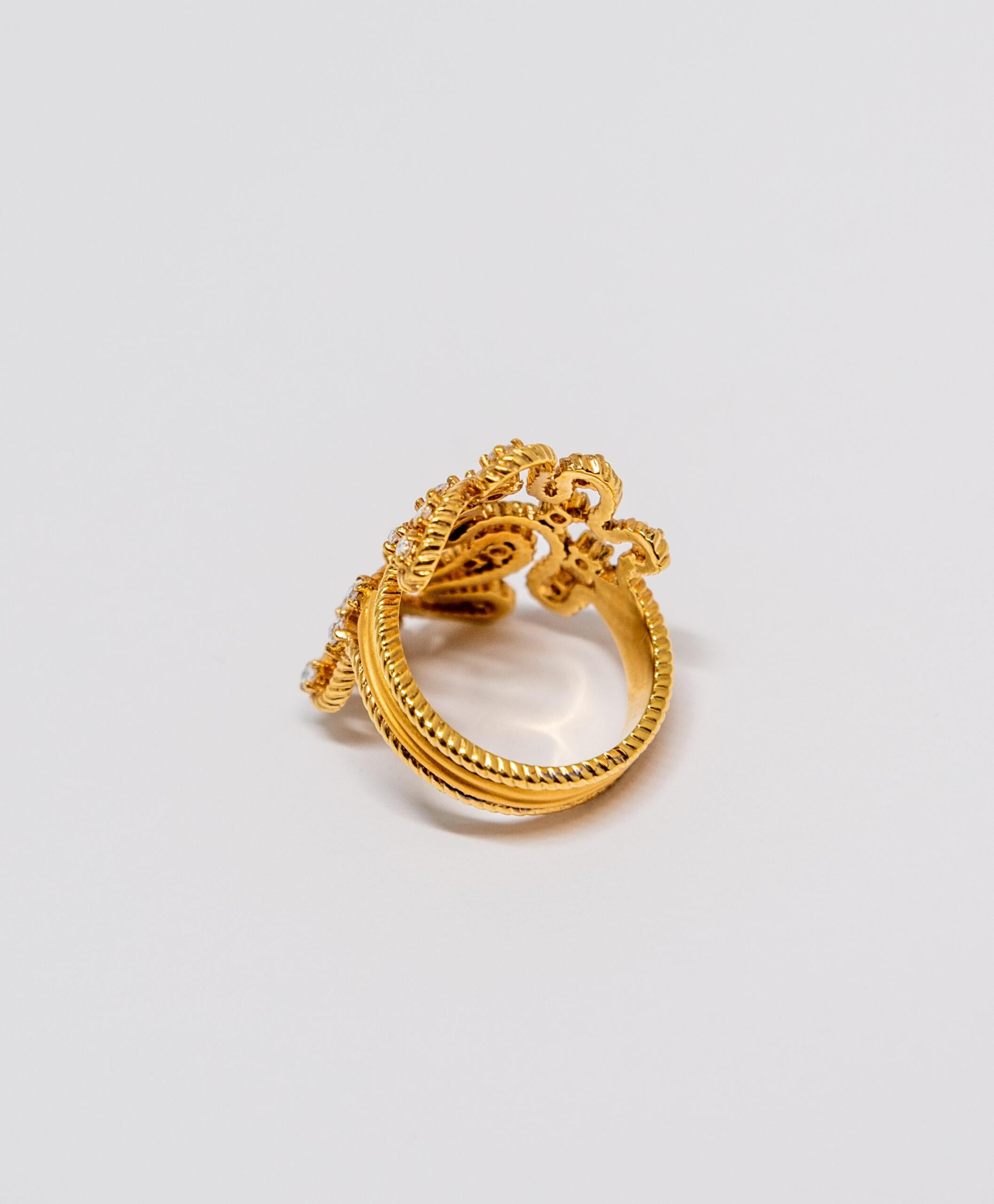 Carrera y Carrera Ruedo 18 Karat Yellow Gold & Diamonds Ring, 10076488 In New Condition For Sale In North Miami Beach, FL