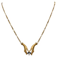 Carrera y Carrera Saphir-Diamant-Anhänger-Halskette mit Handmotiv K18 Gelbgold