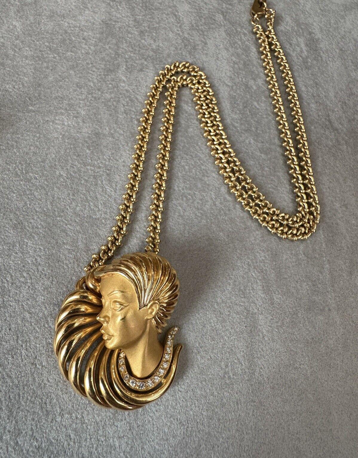 Carrera y Carrera Sculpted Lady's Face Pendant Necklace in 18k Yellow Gold In Excellent Condition For Sale In La Jolla, CA